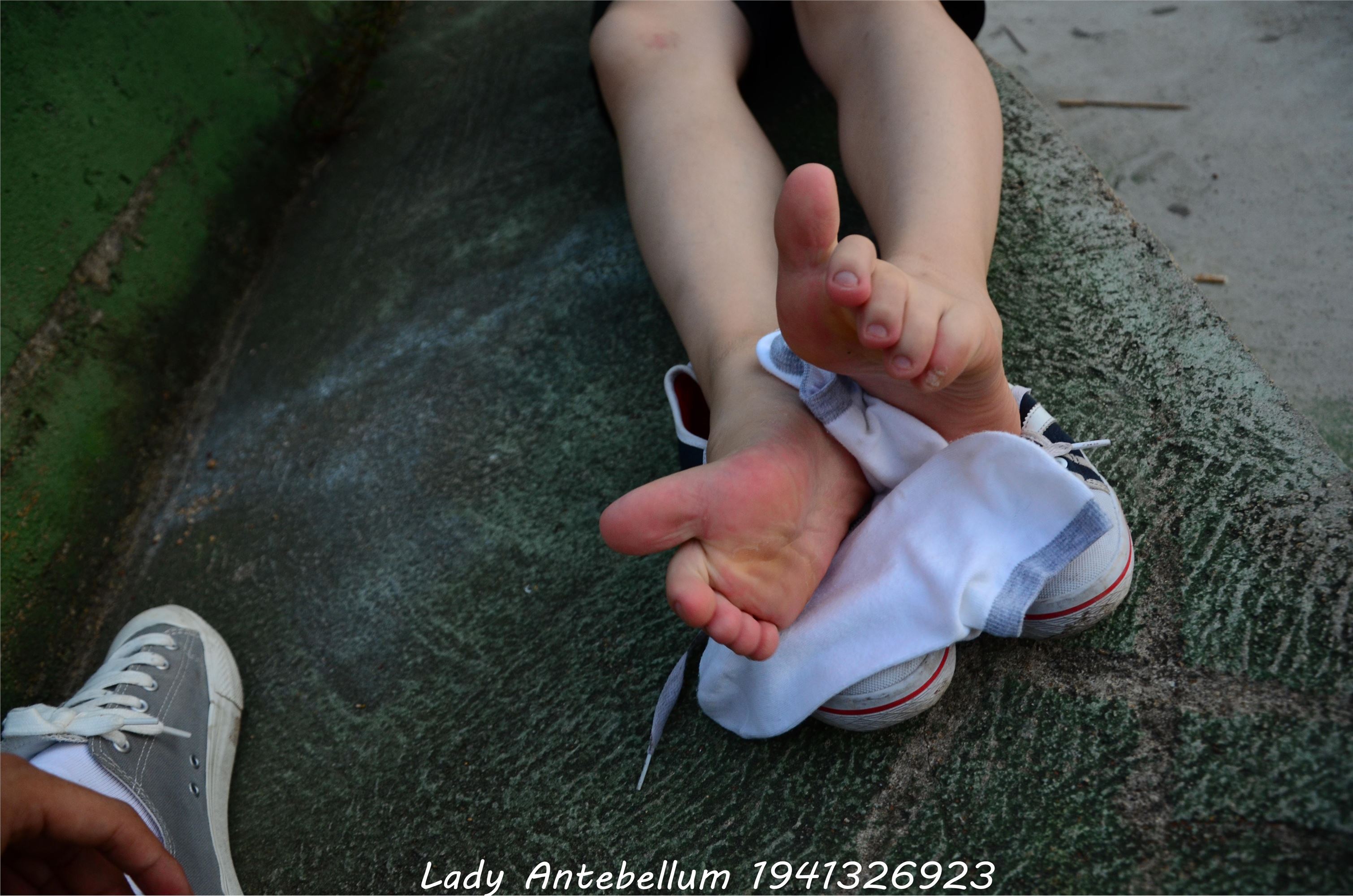 战前女神  恋足美腿棉袜女神级摄影套图 047