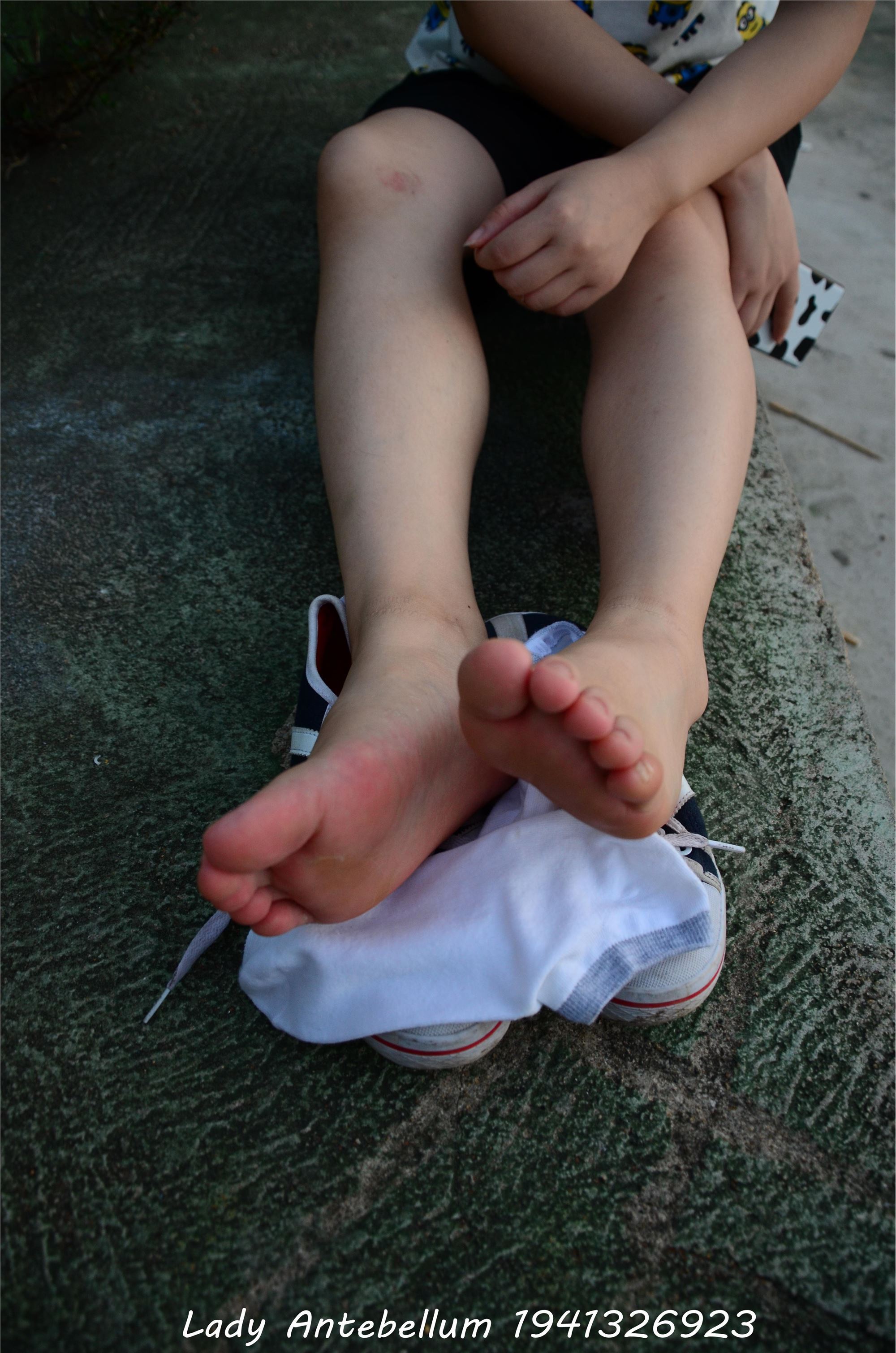 战前女神  恋足美腿棉袜女神级摄影套图 047