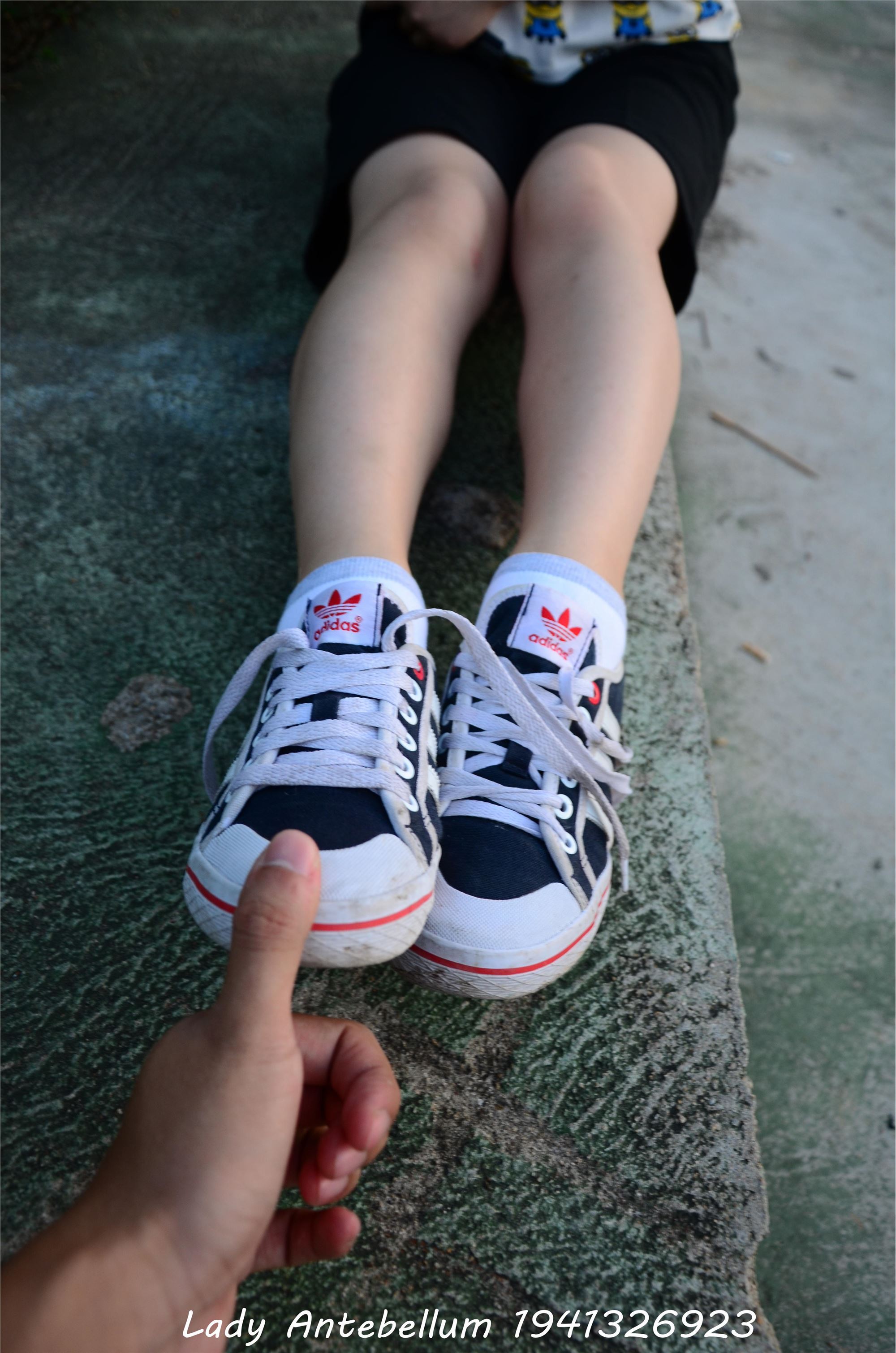 战前女神  恋足美腿棉袜女神级摄影套图 047