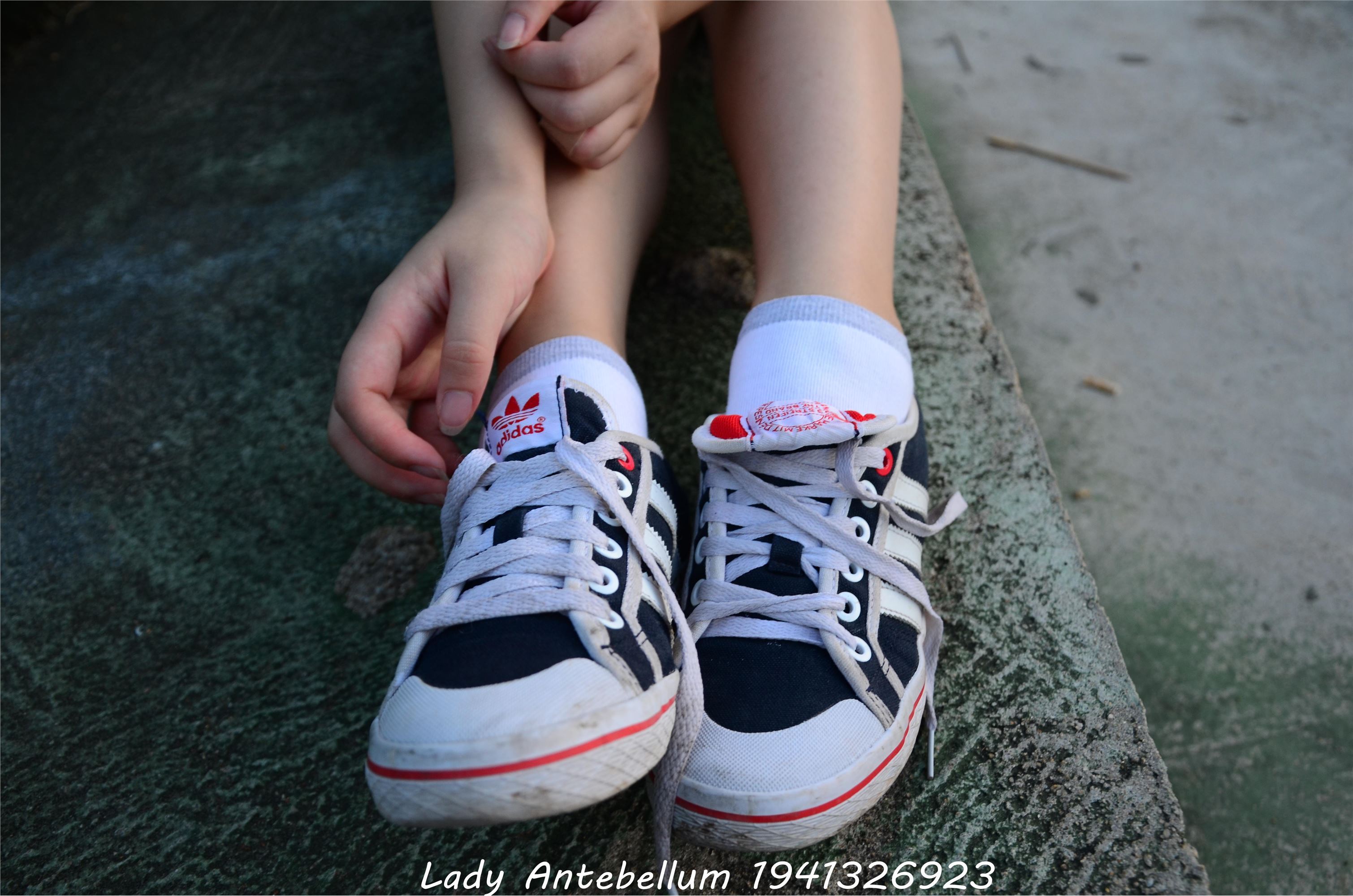 战前女神  恋足美腿棉袜女神级摄影套图 047