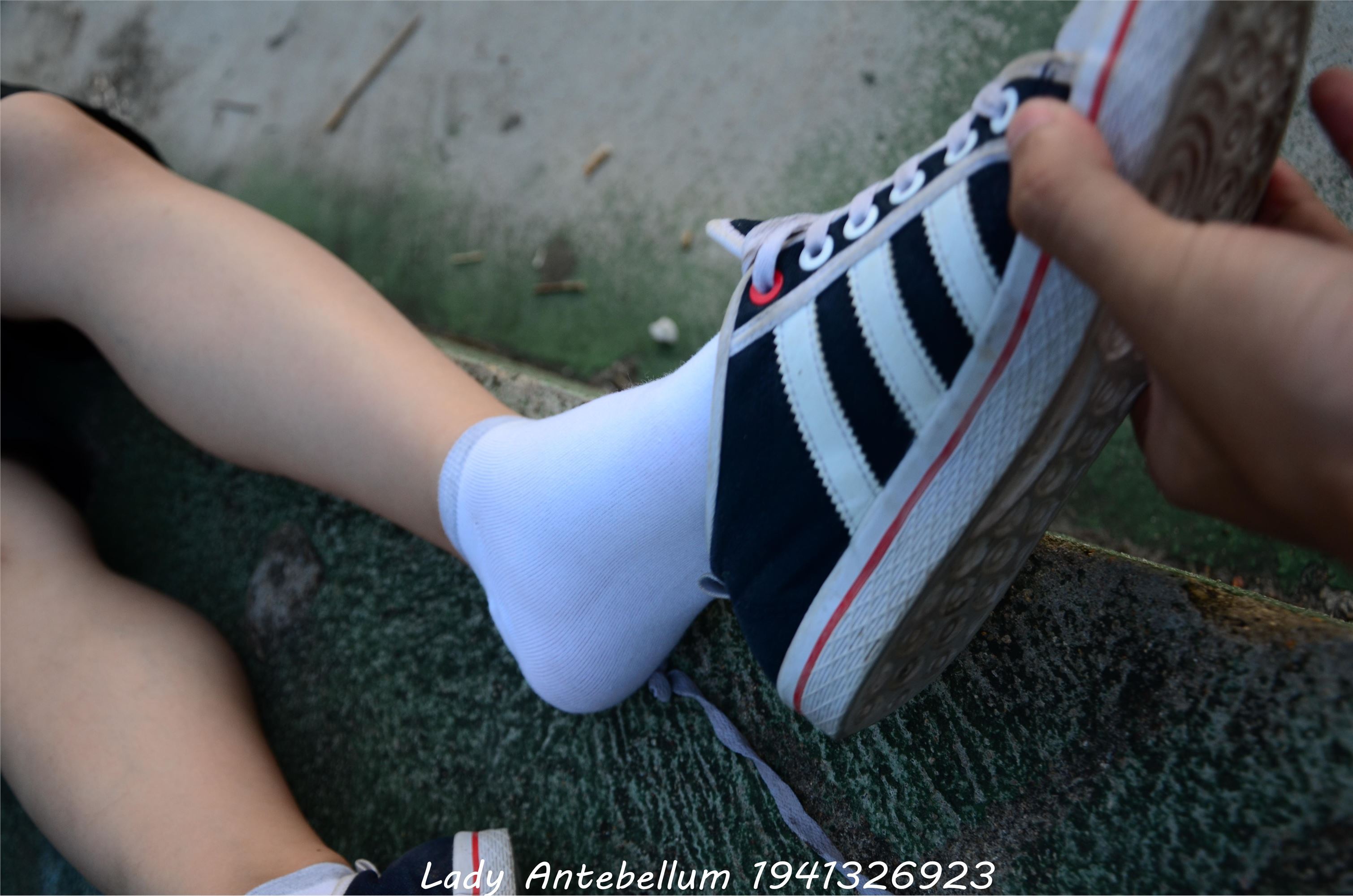 战前女神  恋足美腿棉袜女神级摄影套图 047