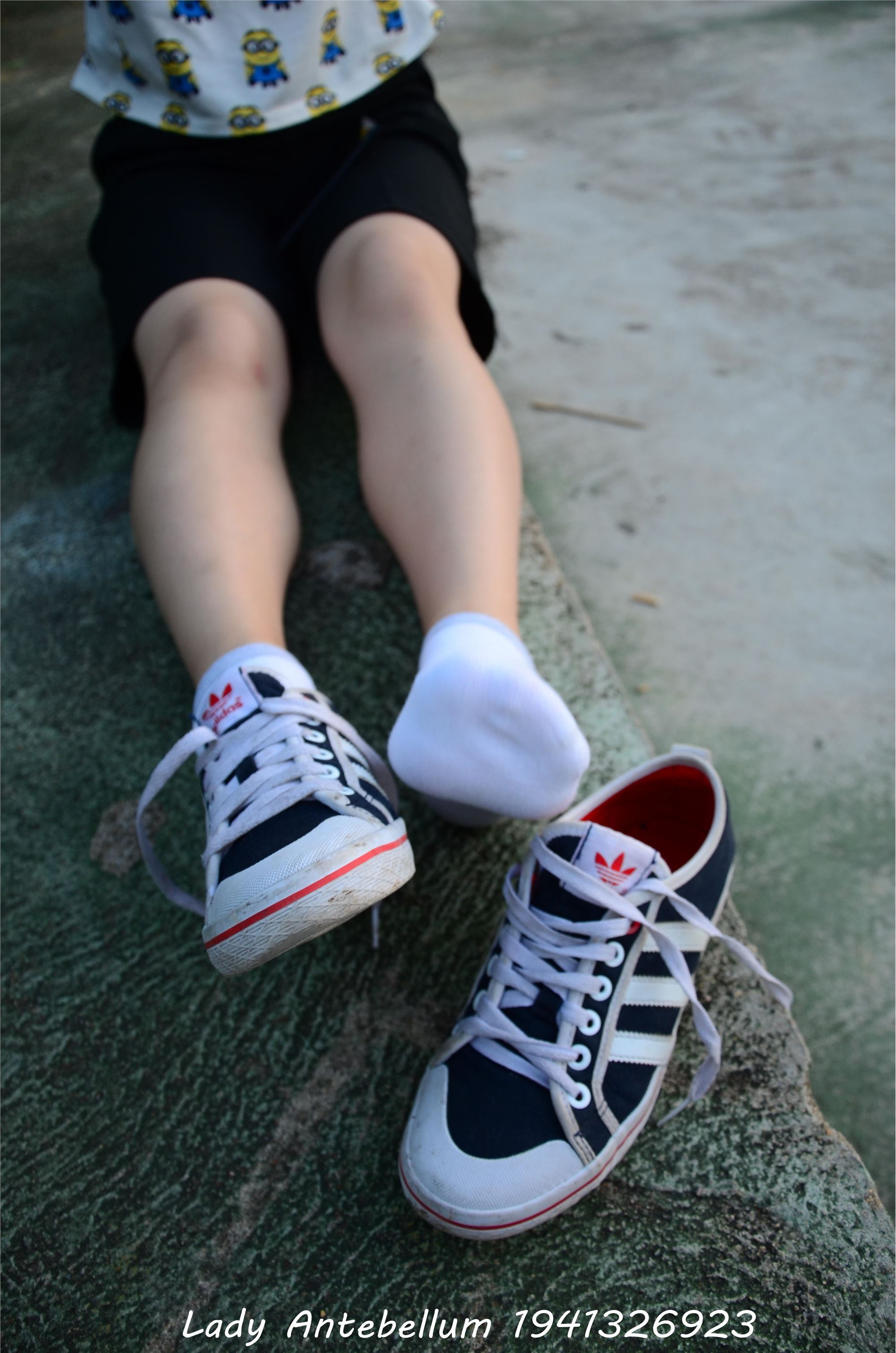 战前女神  恋足美腿棉袜女神级摄影套图 047