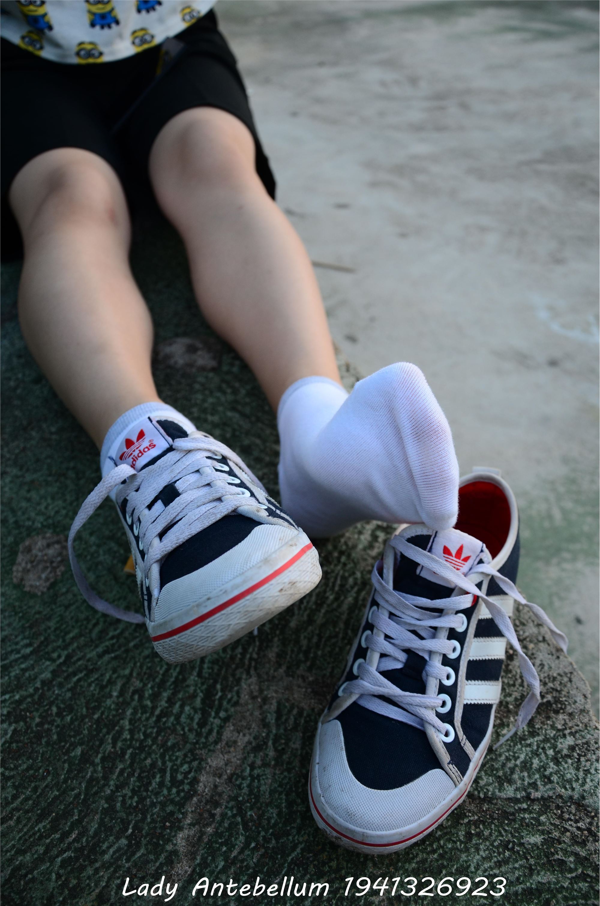 战前女神  恋足美腿棉袜女神级摄影套图 047