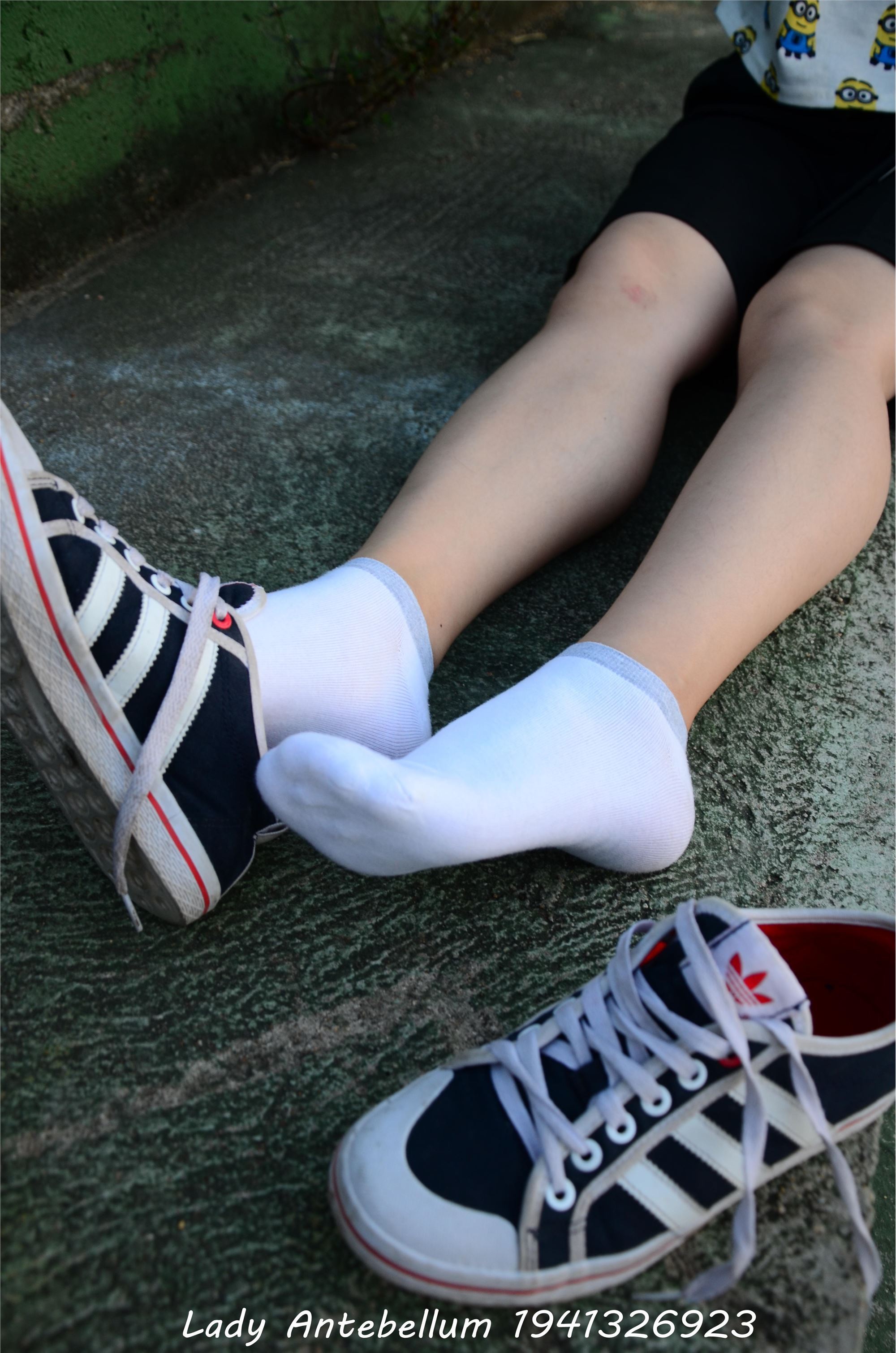 战前女神  恋足美腿棉袜女神级摄影套图 047