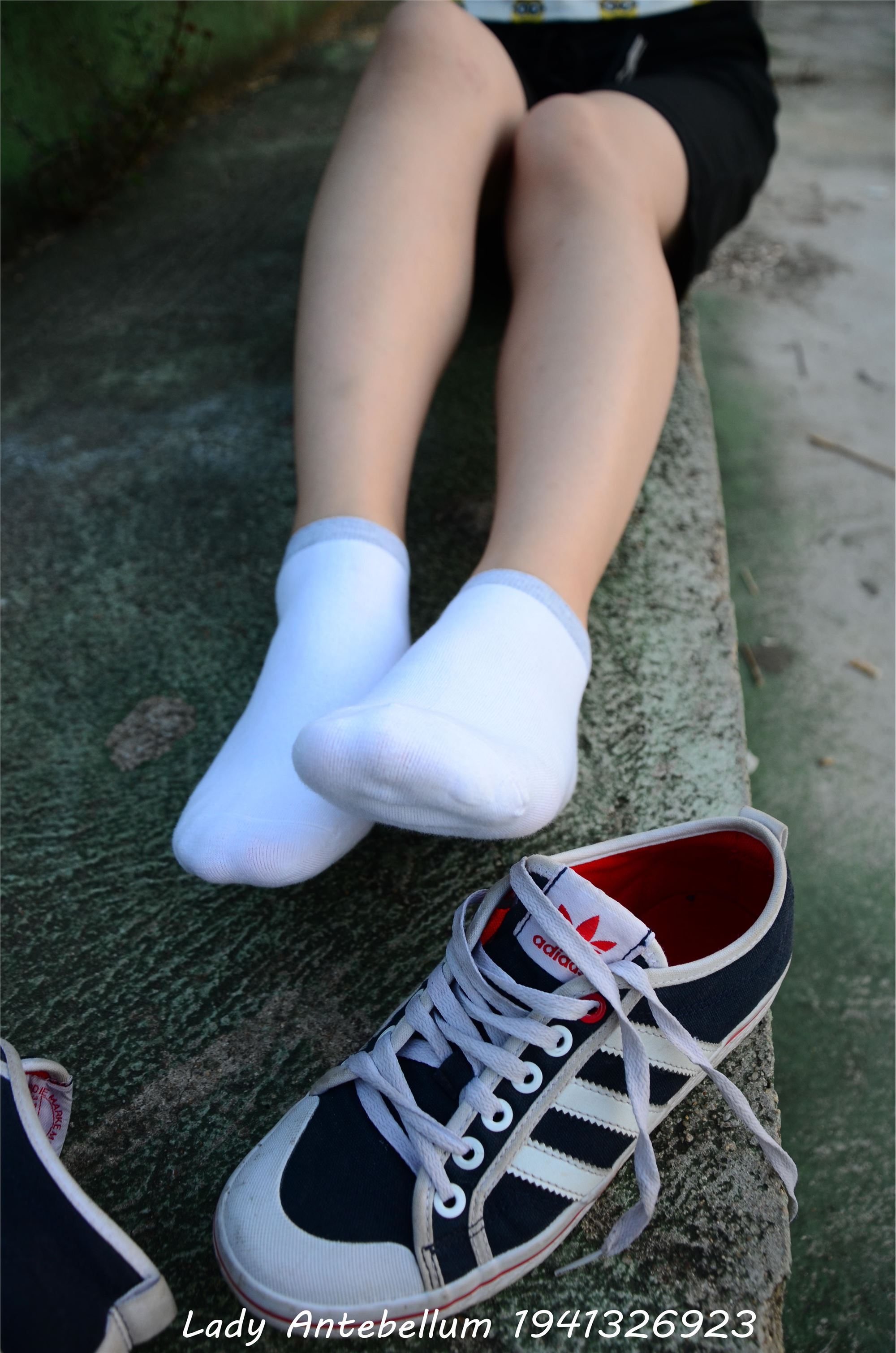 战前女神  恋足美腿棉袜女神级摄影套图 047