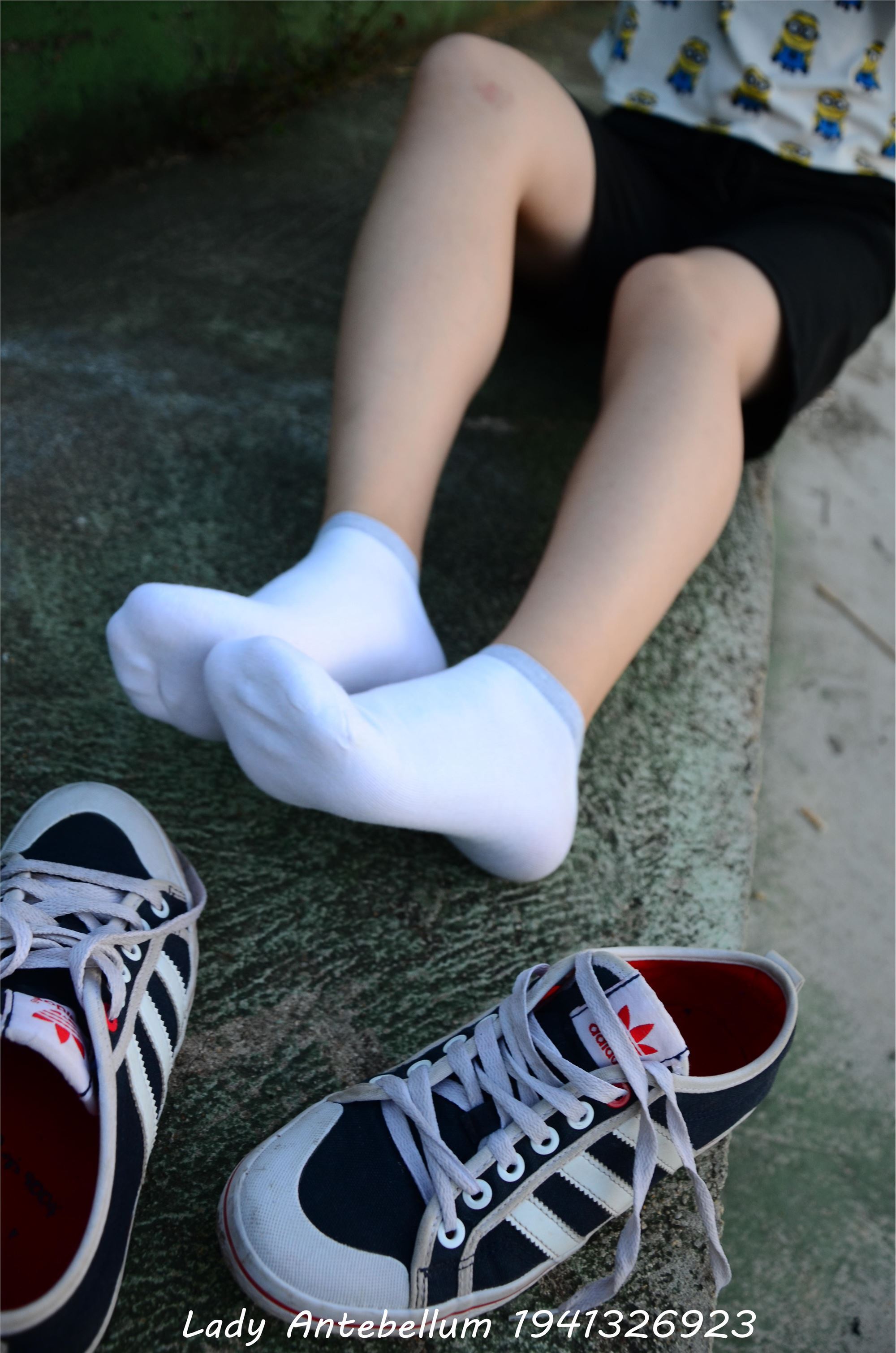 战前女神  恋足美腿棉袜女神级摄影套图 047