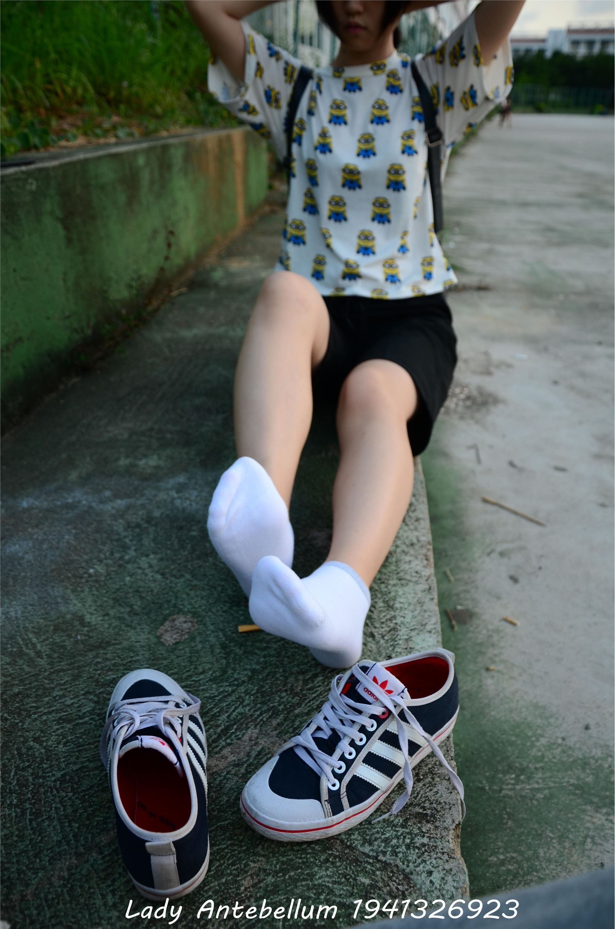 战前女神  恋足美腿棉袜女神级摄影套图 047