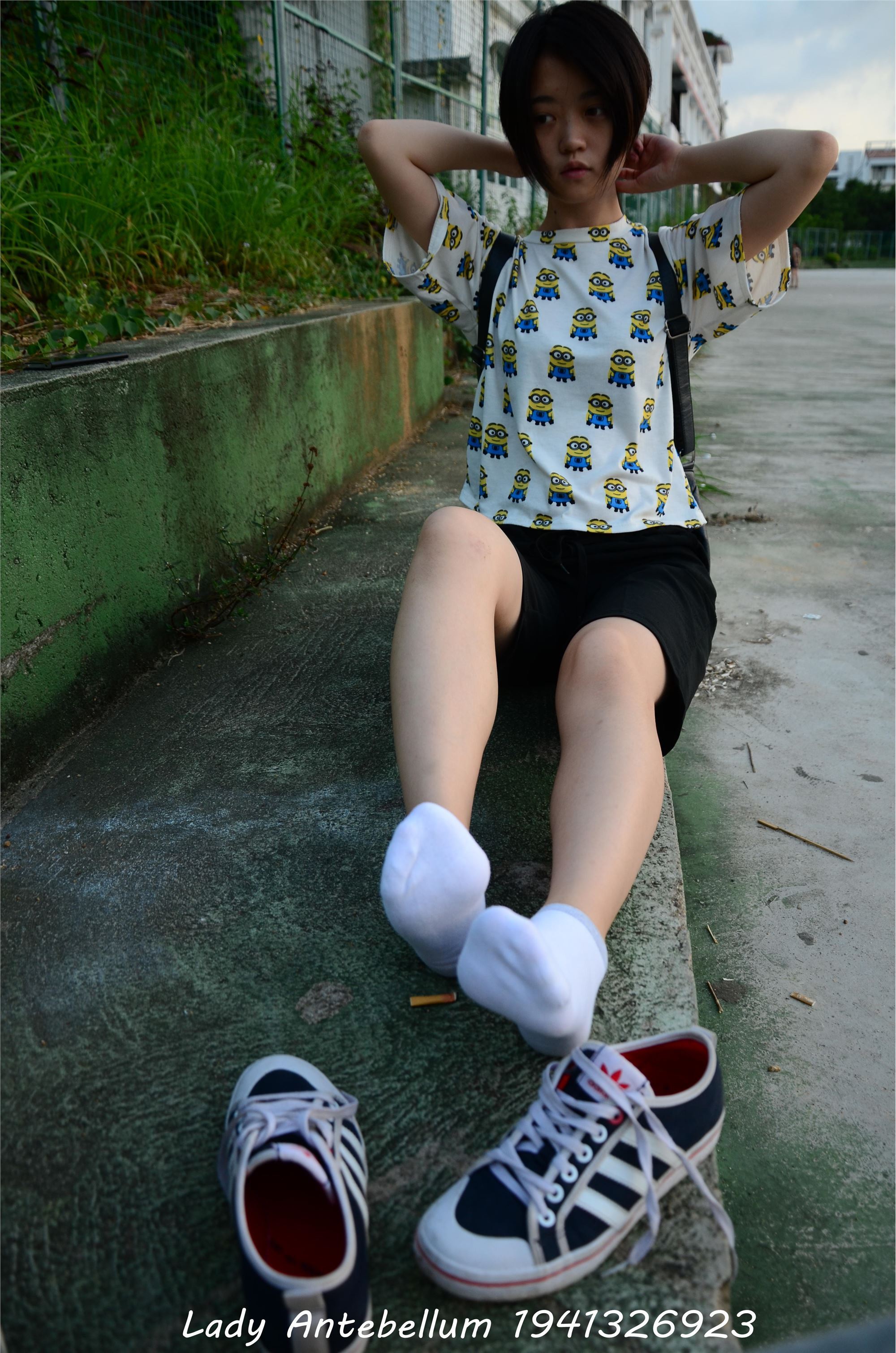 战前女神  恋足美腿棉袜女神级摄影套图 047