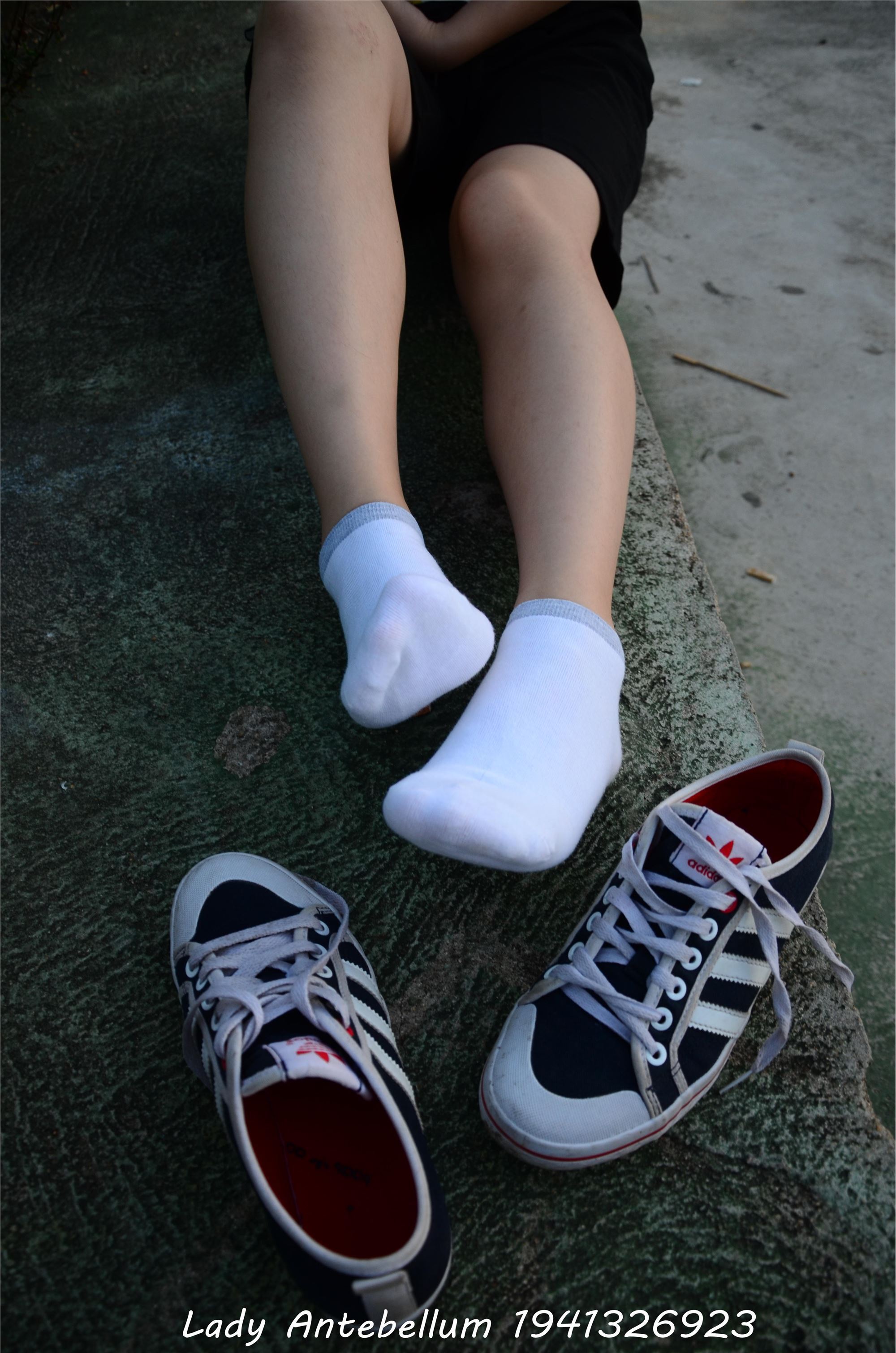 战前女神  恋足美腿棉袜女神级摄影套图 047