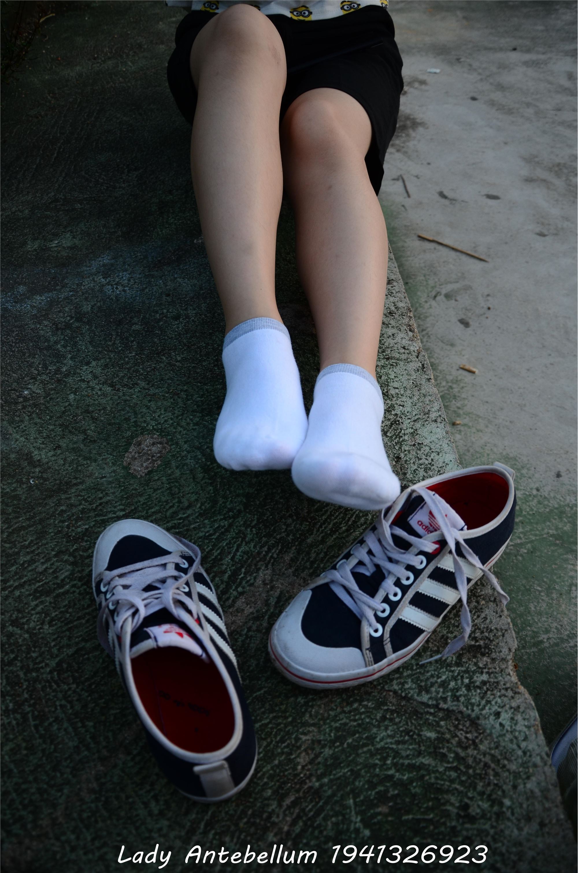 战前女神  恋足美腿棉袜女神级摄影套图 047