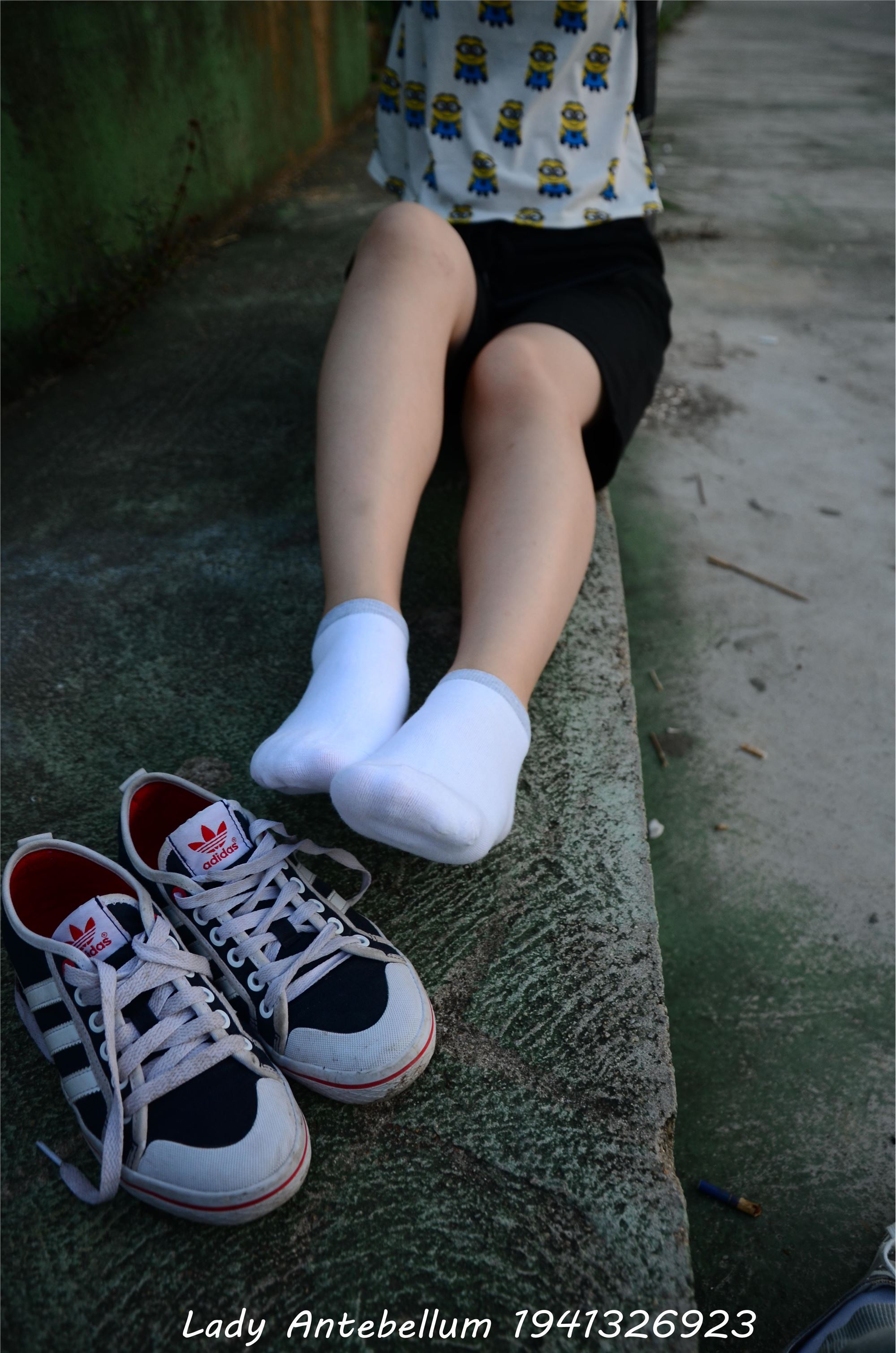 战前女神  恋足美腿棉袜女神级摄影套图 047