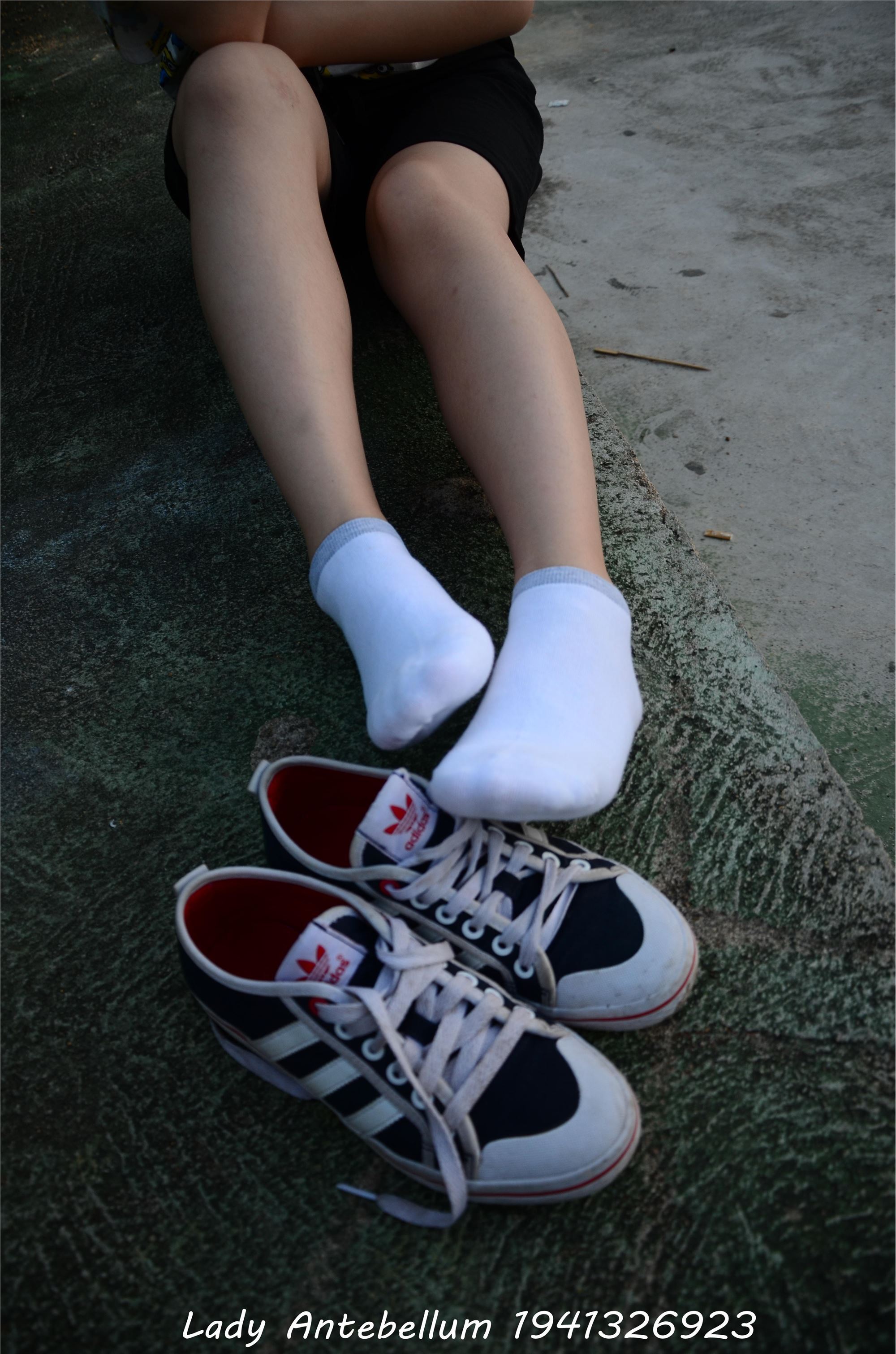 战前女神  恋足美腿棉袜女神级摄影套图 047