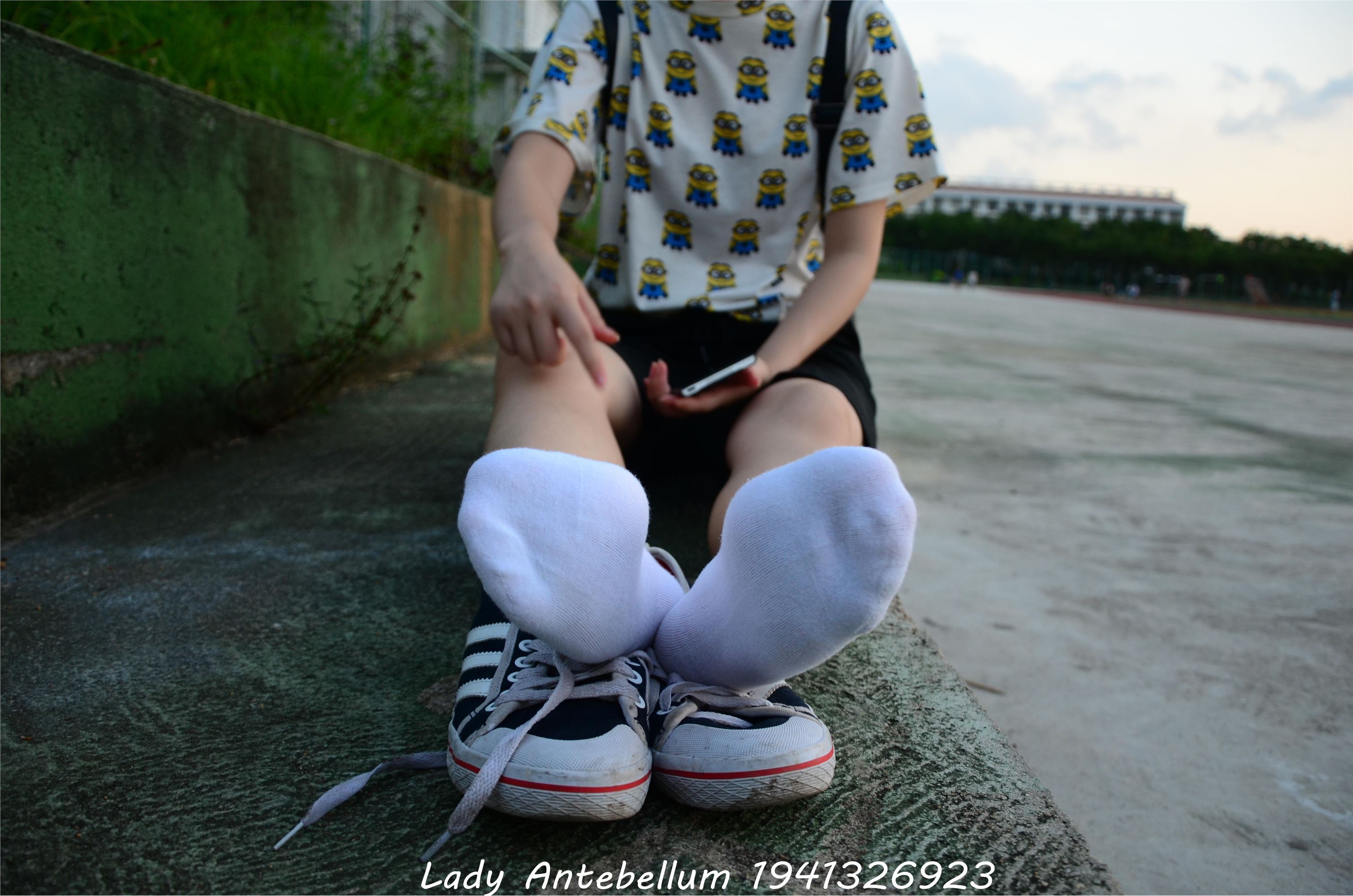 战前女神  恋足美腿棉袜女神级摄影套图 047