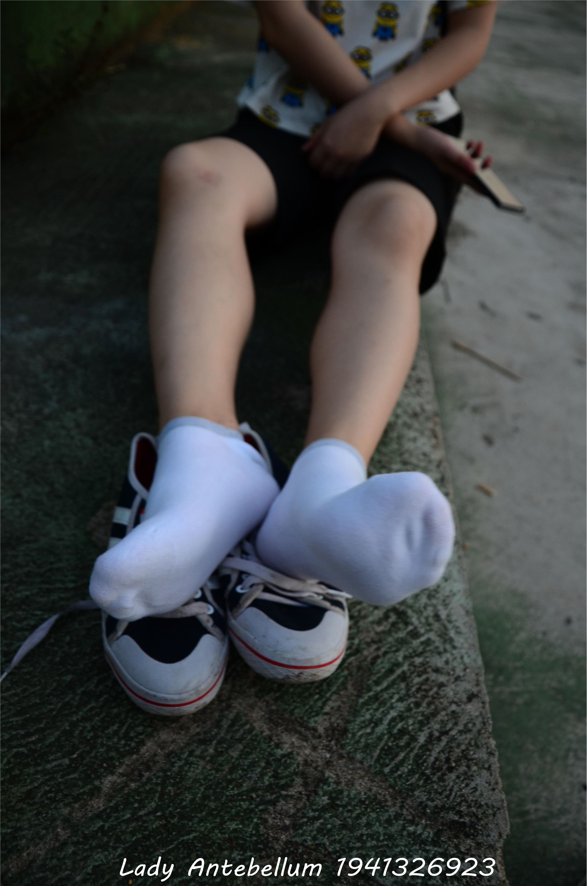 战前女神  恋足美腿棉袜女神级摄影套图 047