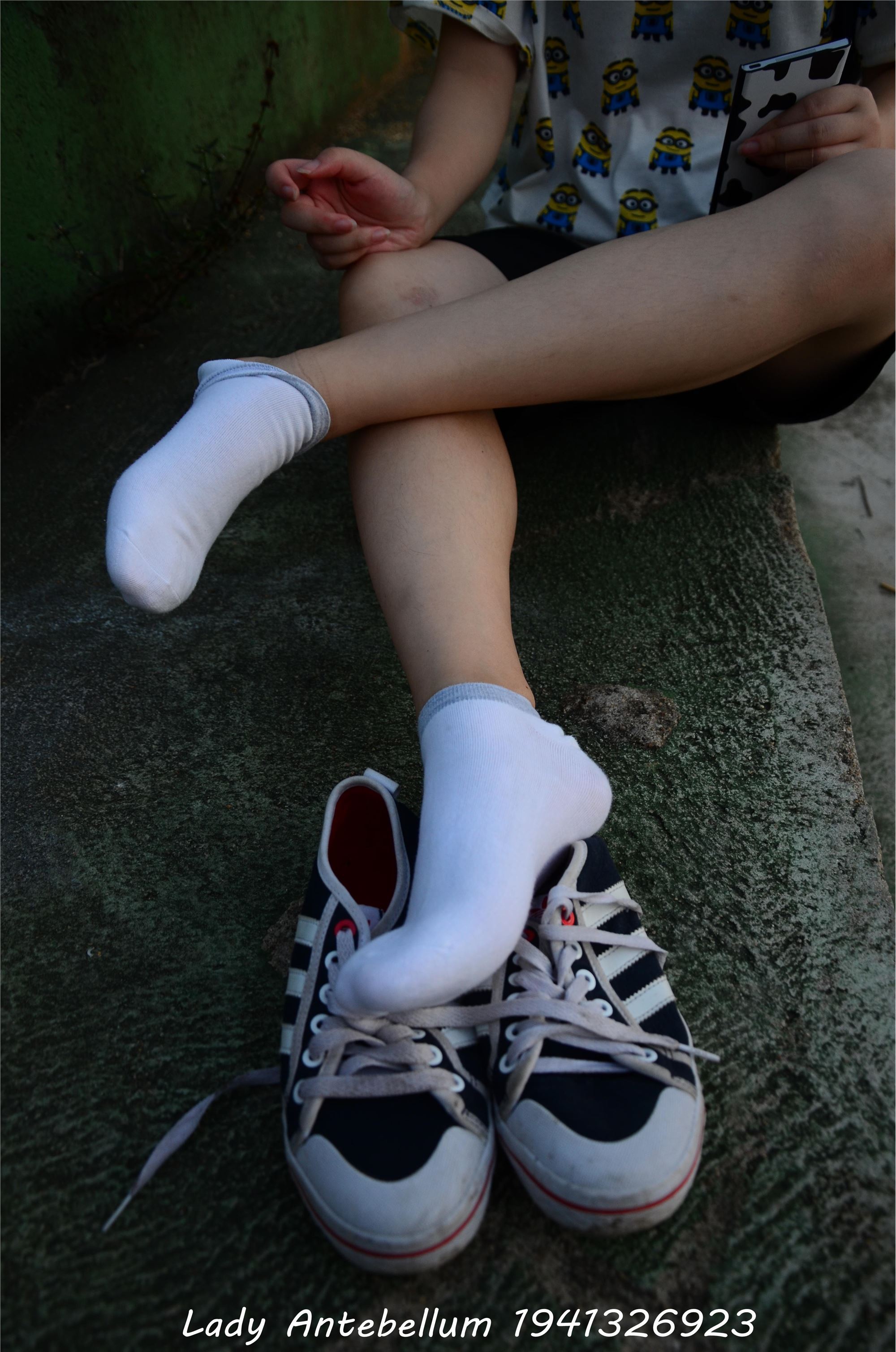 战前女神  恋足美腿棉袜女神级摄影套图 047