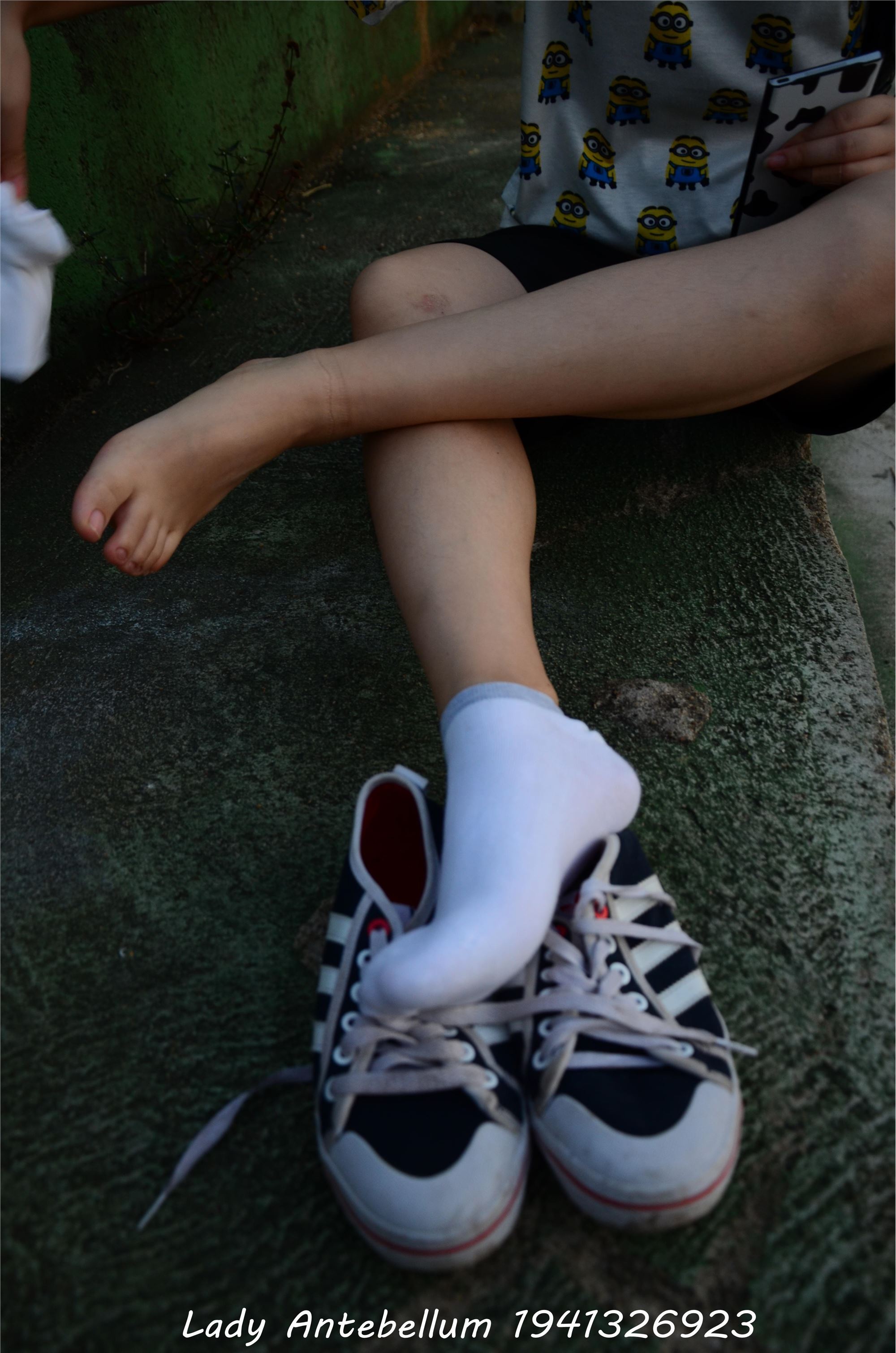 战前女神  恋足美腿棉袜女神级摄影套图 047