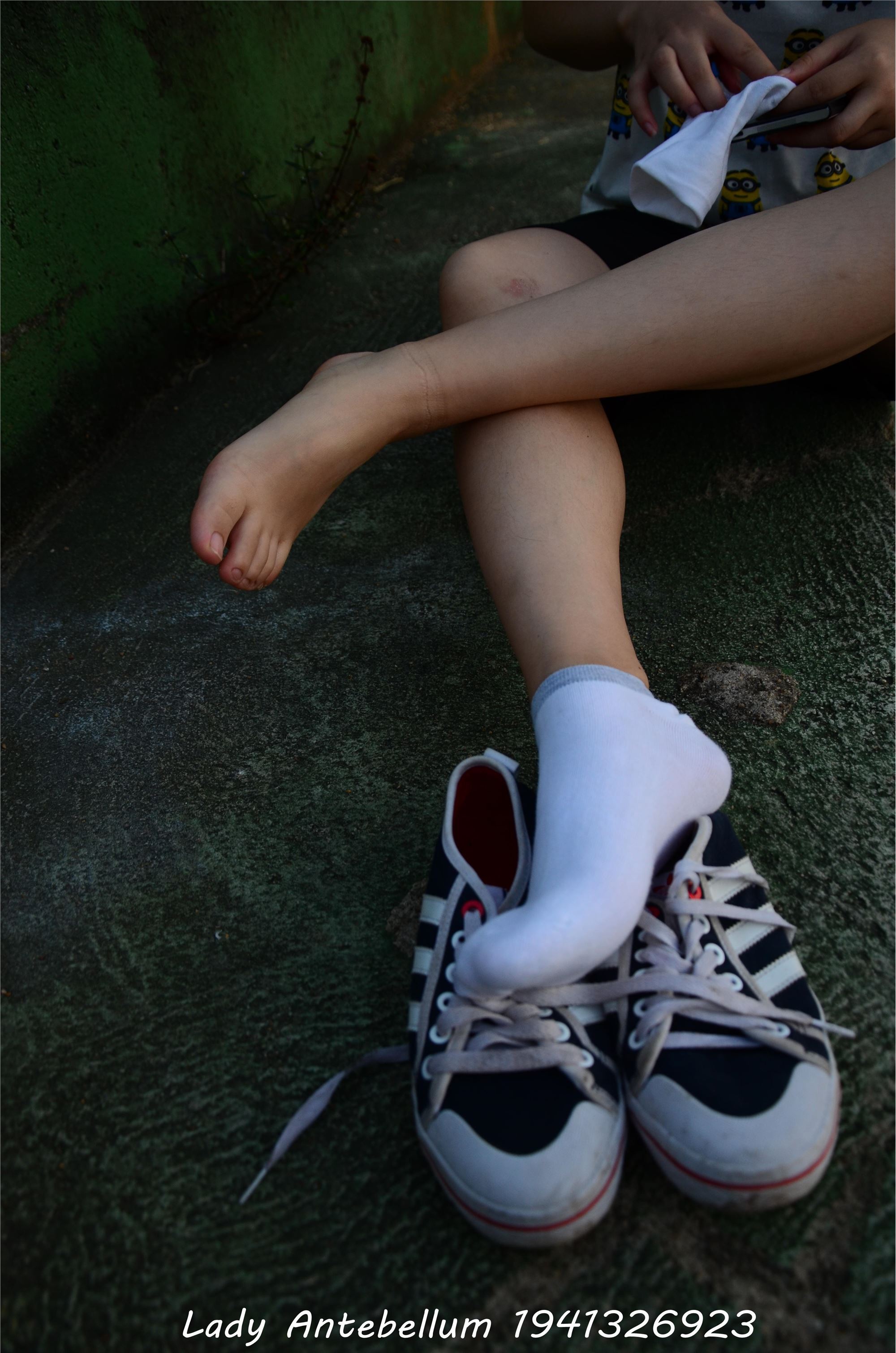 战前女神  恋足美腿棉袜女神级摄影套图 047