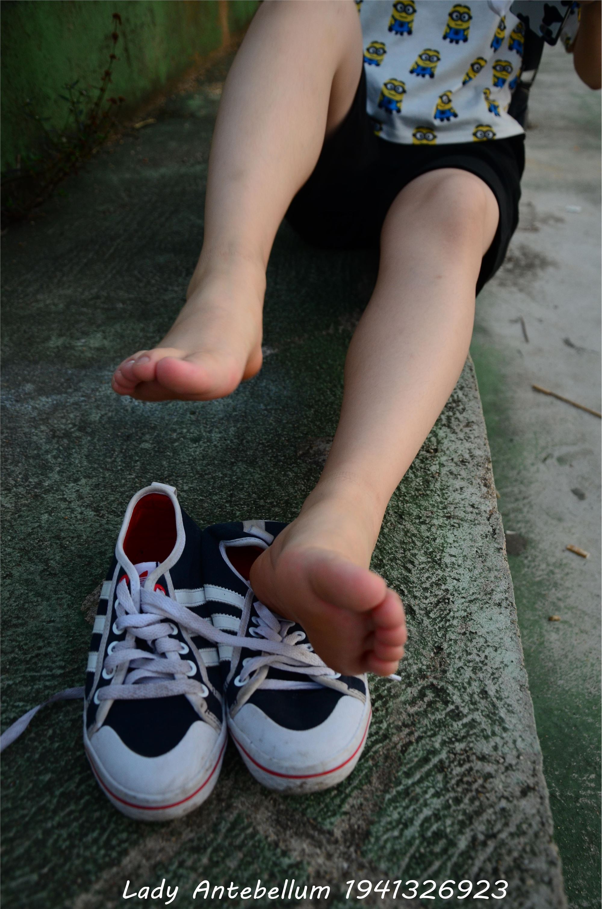 战前女神  恋足美腿棉袜女神级摄影套图 047