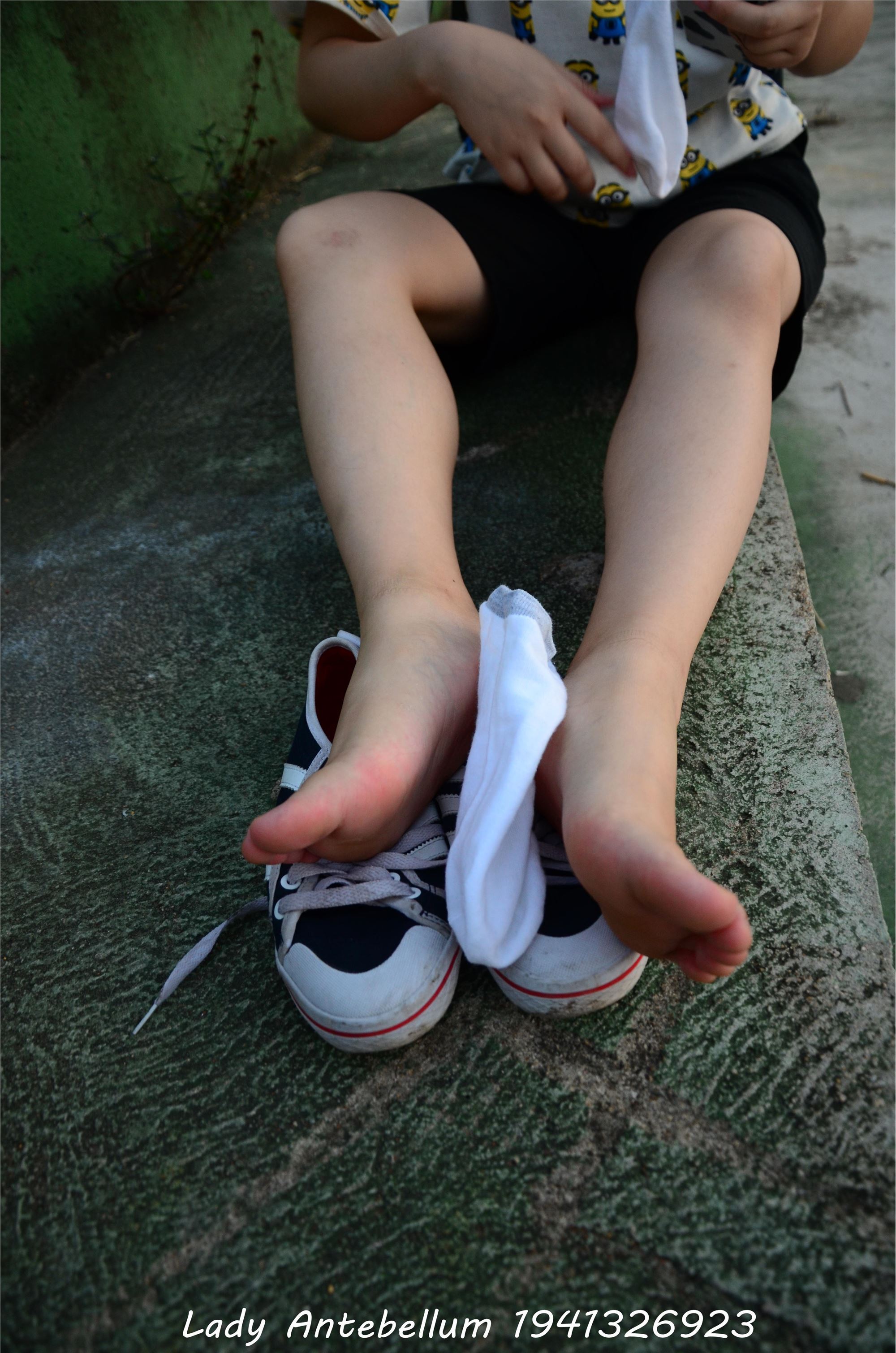 战前女神  恋足美腿棉袜女神级摄影套图 047