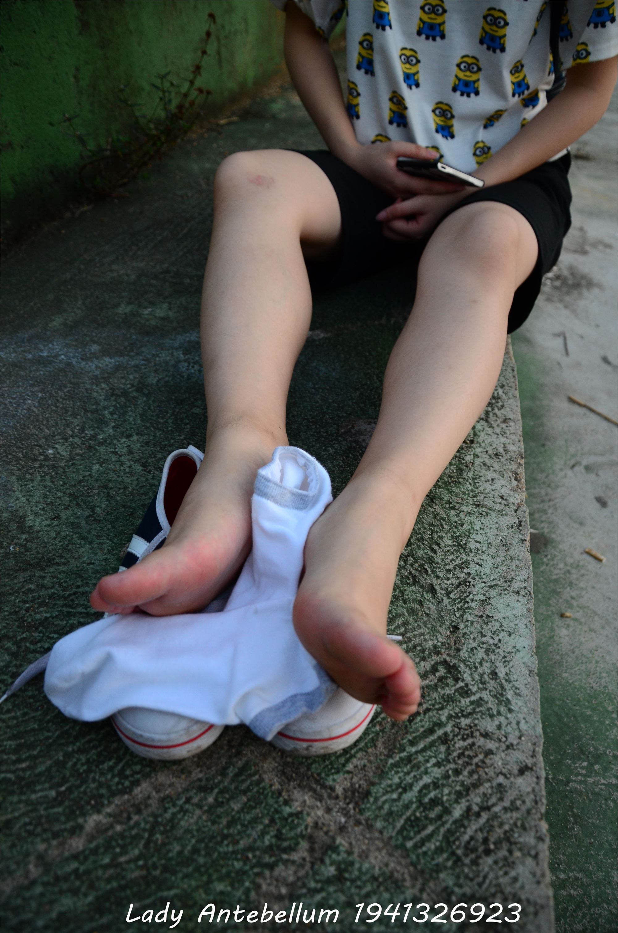 战前女神  恋足美腿棉袜女神级摄影套图 047