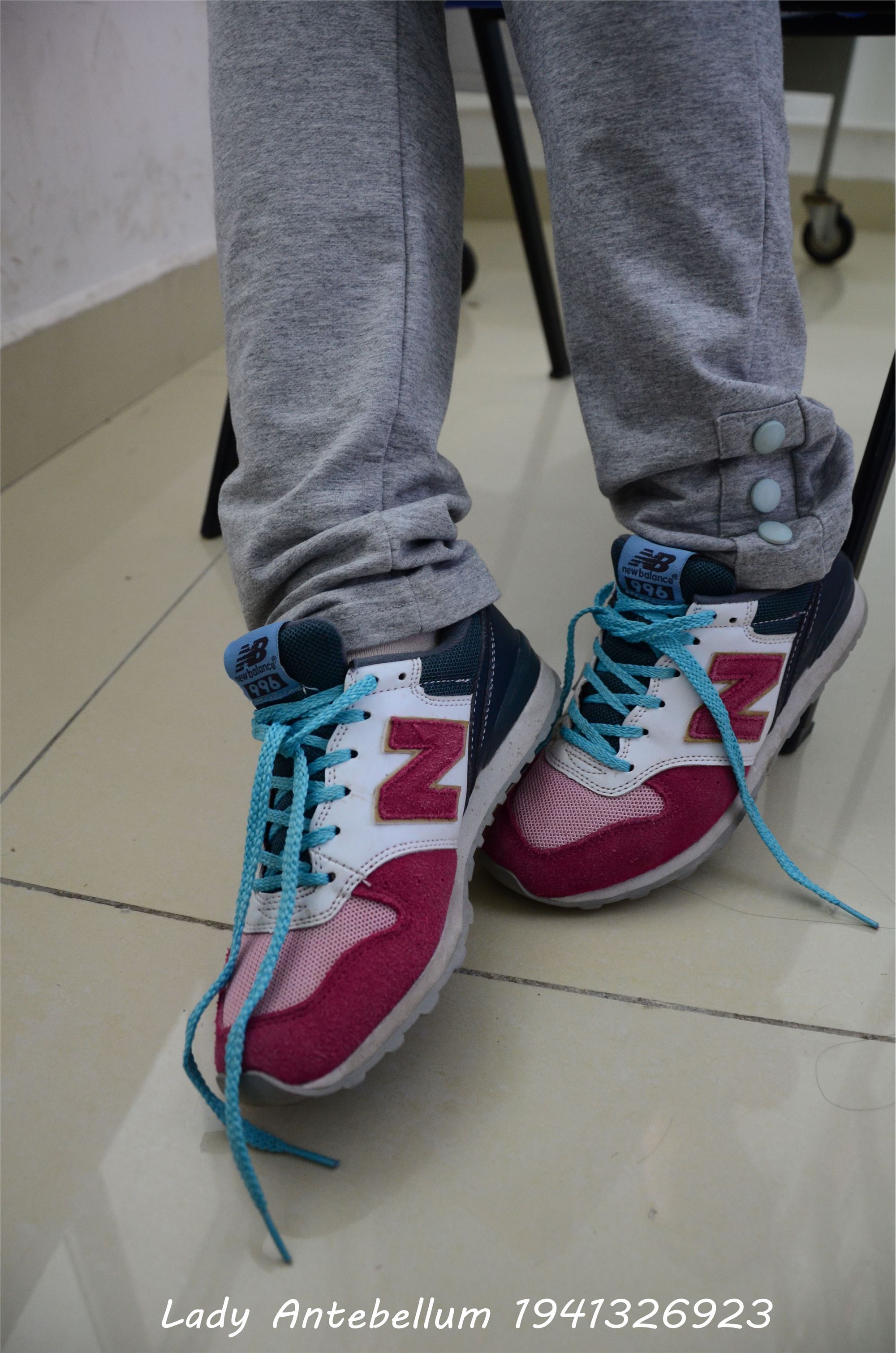 战前女神  恋足美腿棉袜女神级摄影套图 048