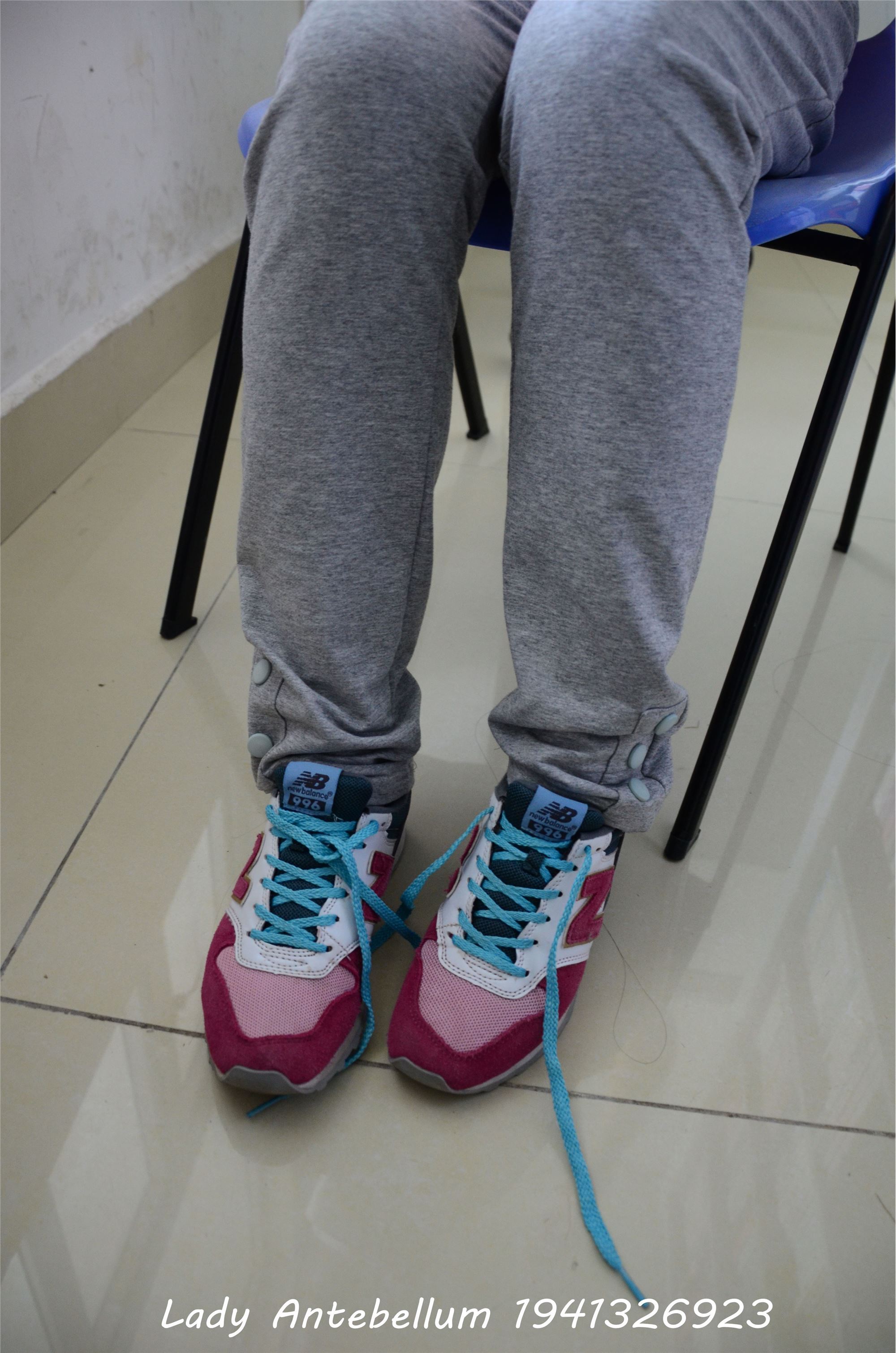 战前女神  恋足美腿棉袜女神级摄影套图 048