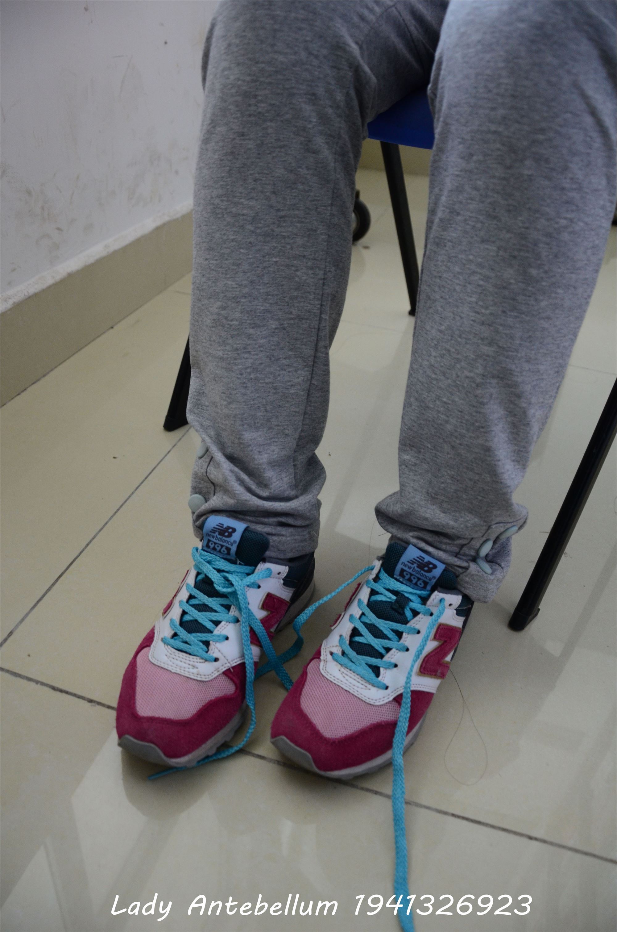 战前女神  恋足美腿棉袜女神级摄影套图 048