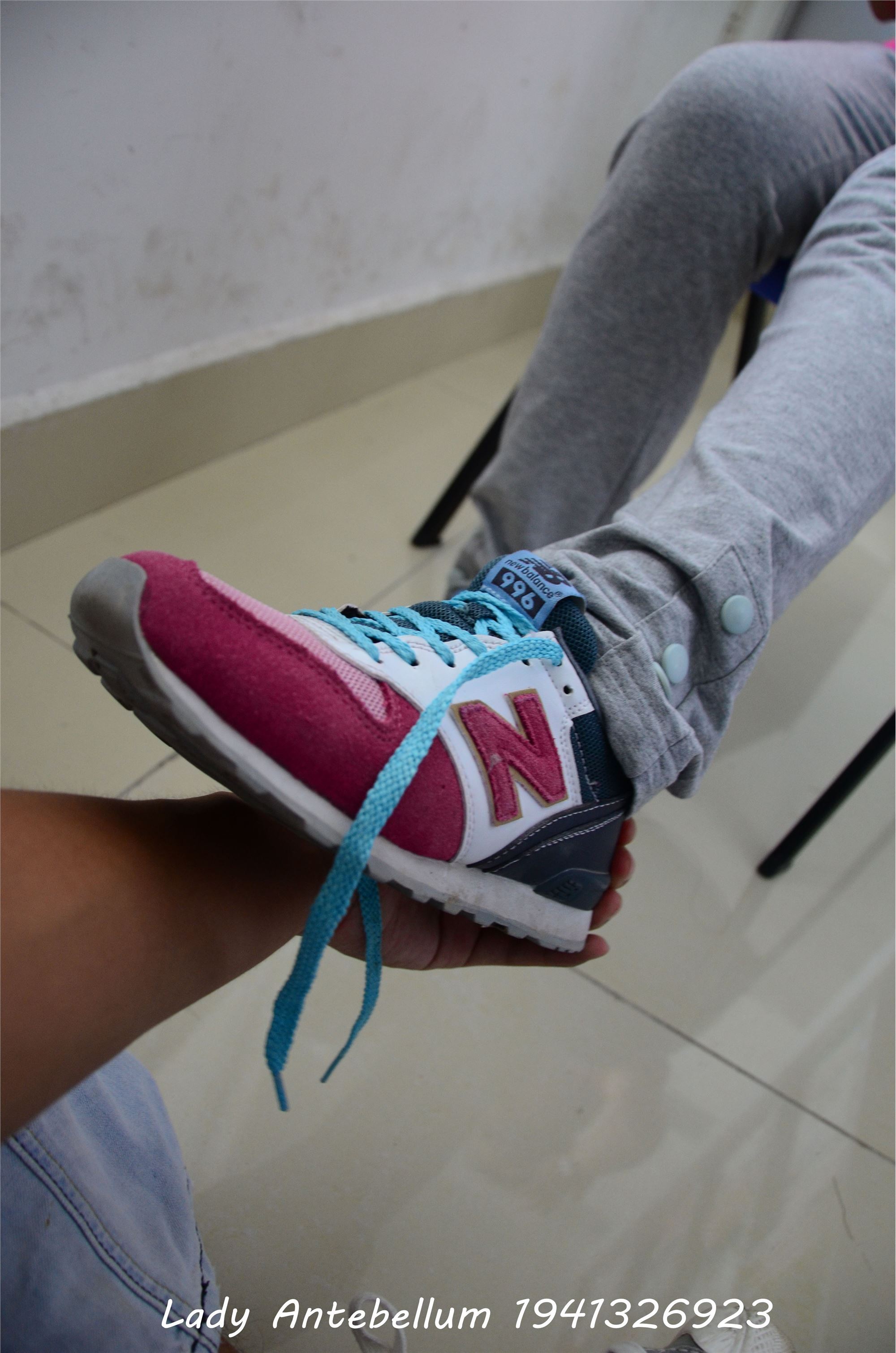 战前女神  恋足美腿棉袜女神级摄影套图 048