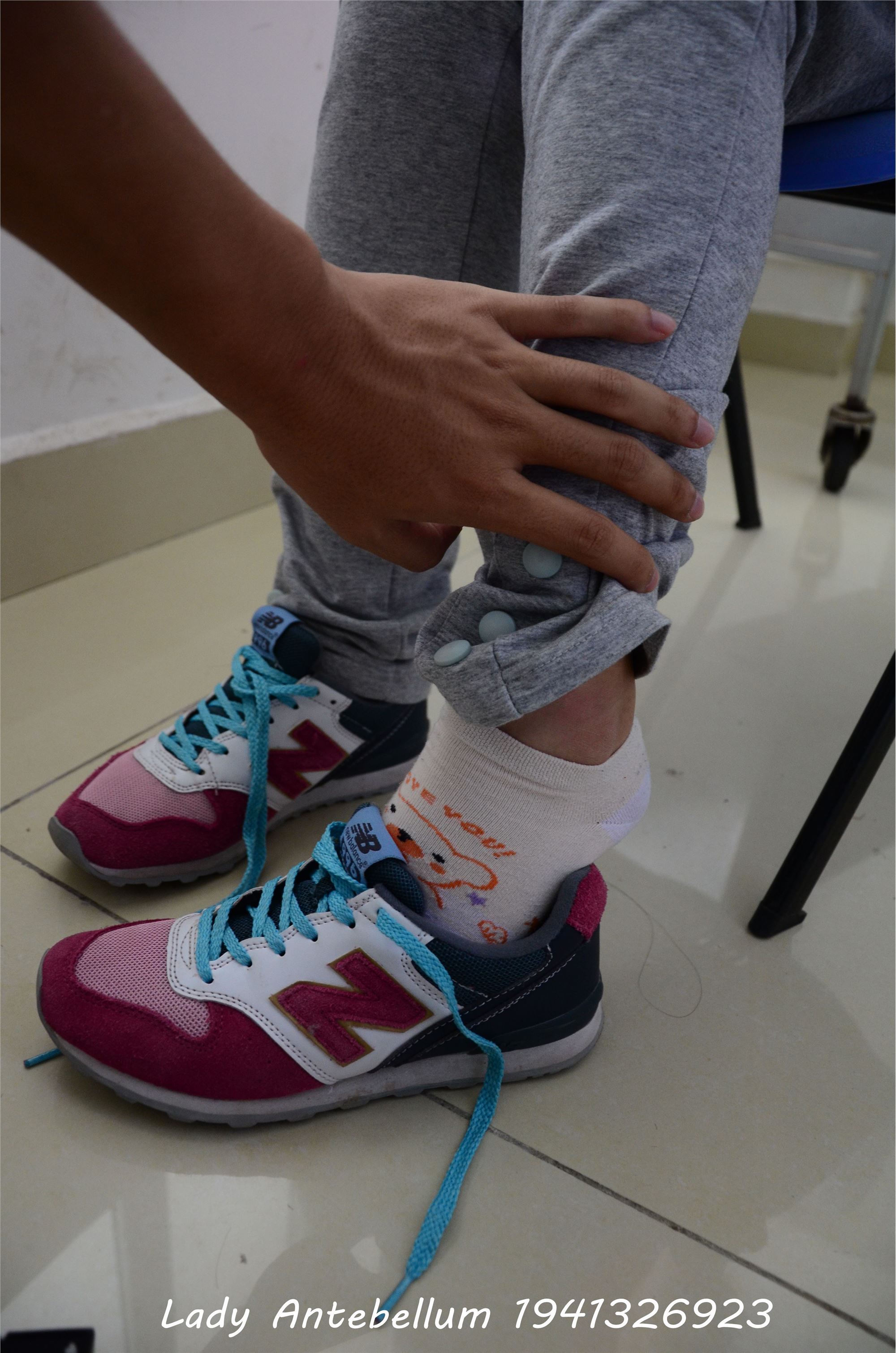 战前女神  恋足美腿棉袜女神级摄影套图 048