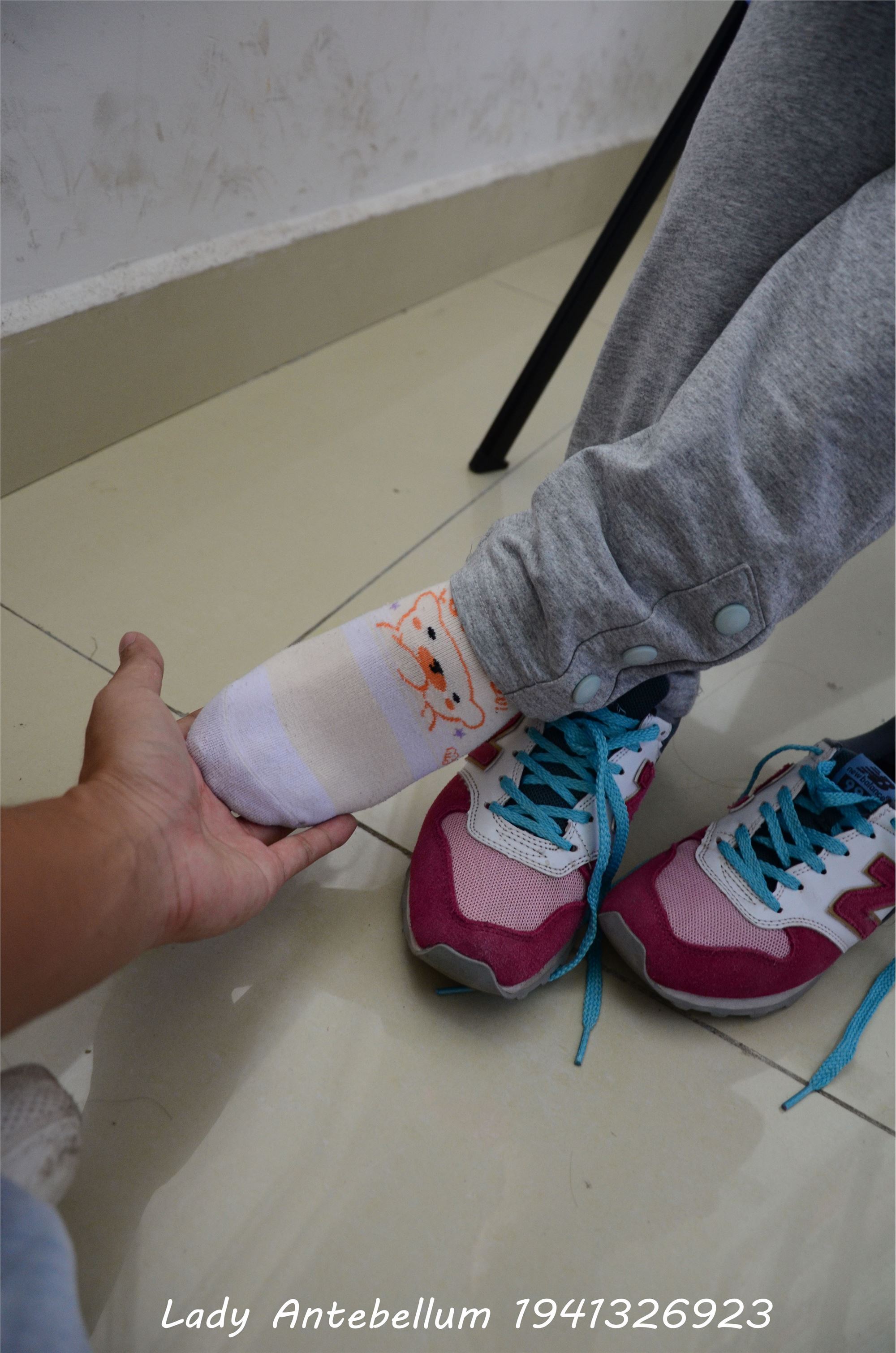 战前女神  恋足美腿棉袜女神级摄影套图 048