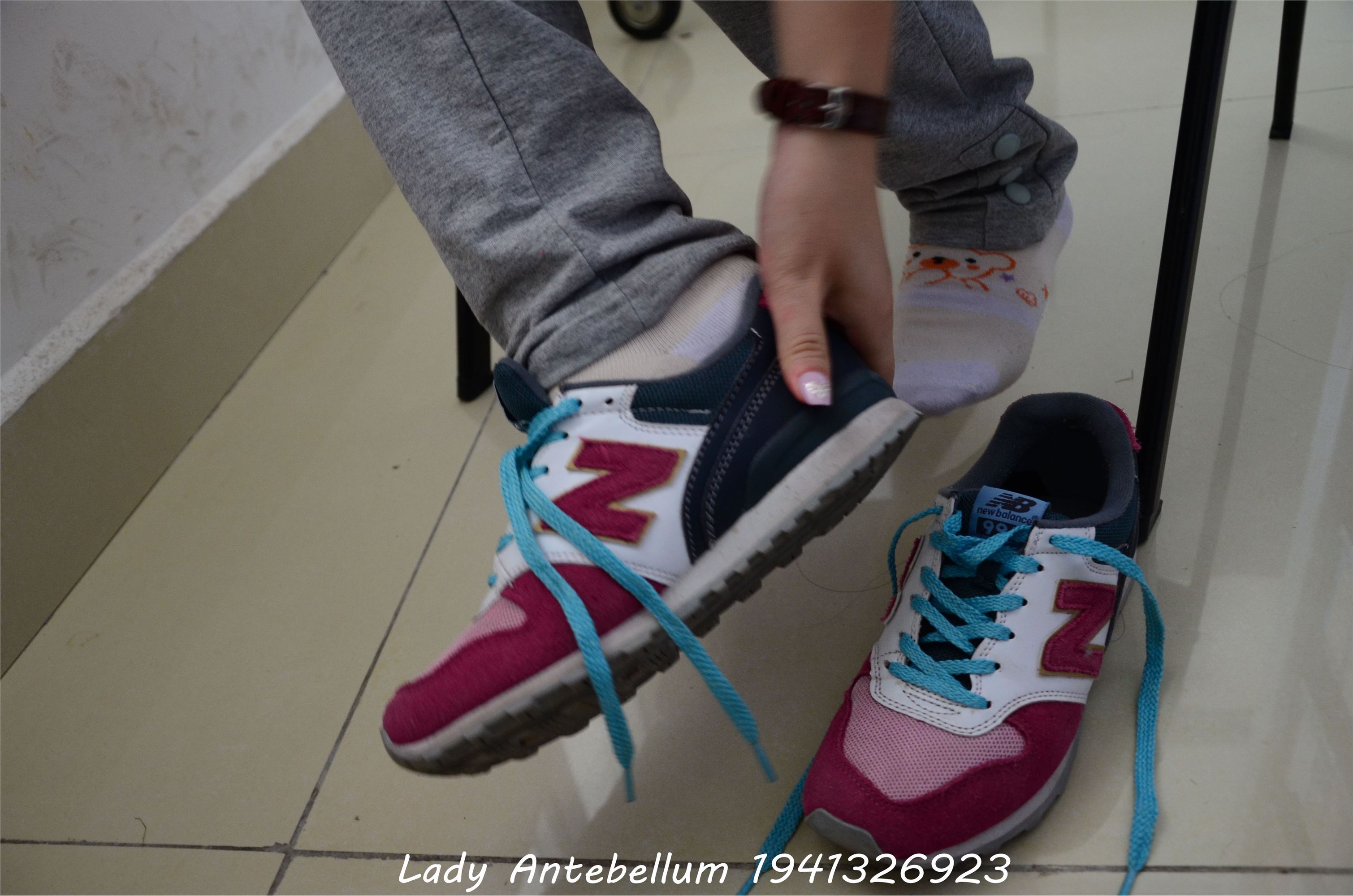 战前女神  恋足美腿棉袜女神级摄影套图 048