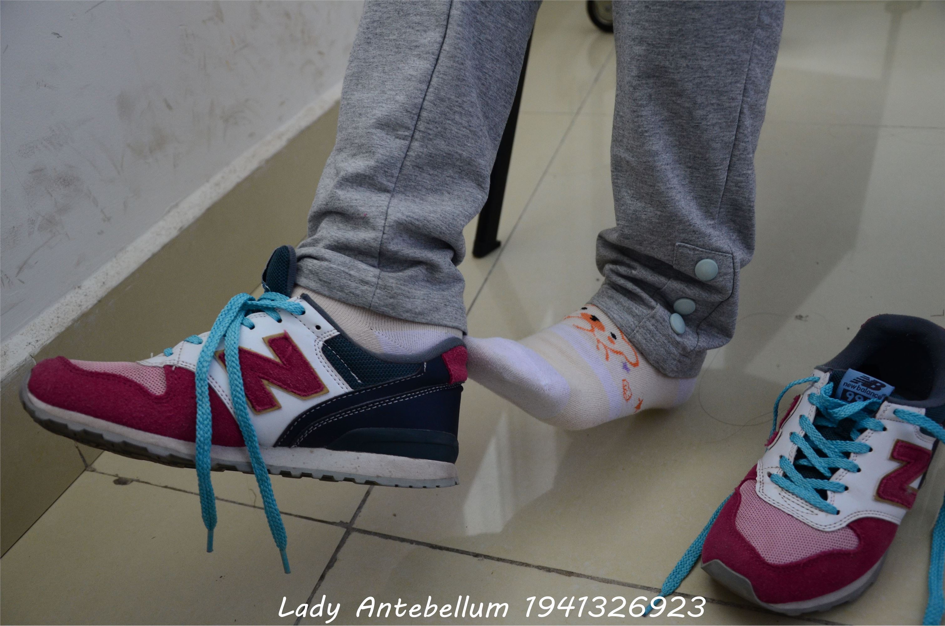 战前女神  恋足美腿棉袜女神级摄影套图 048