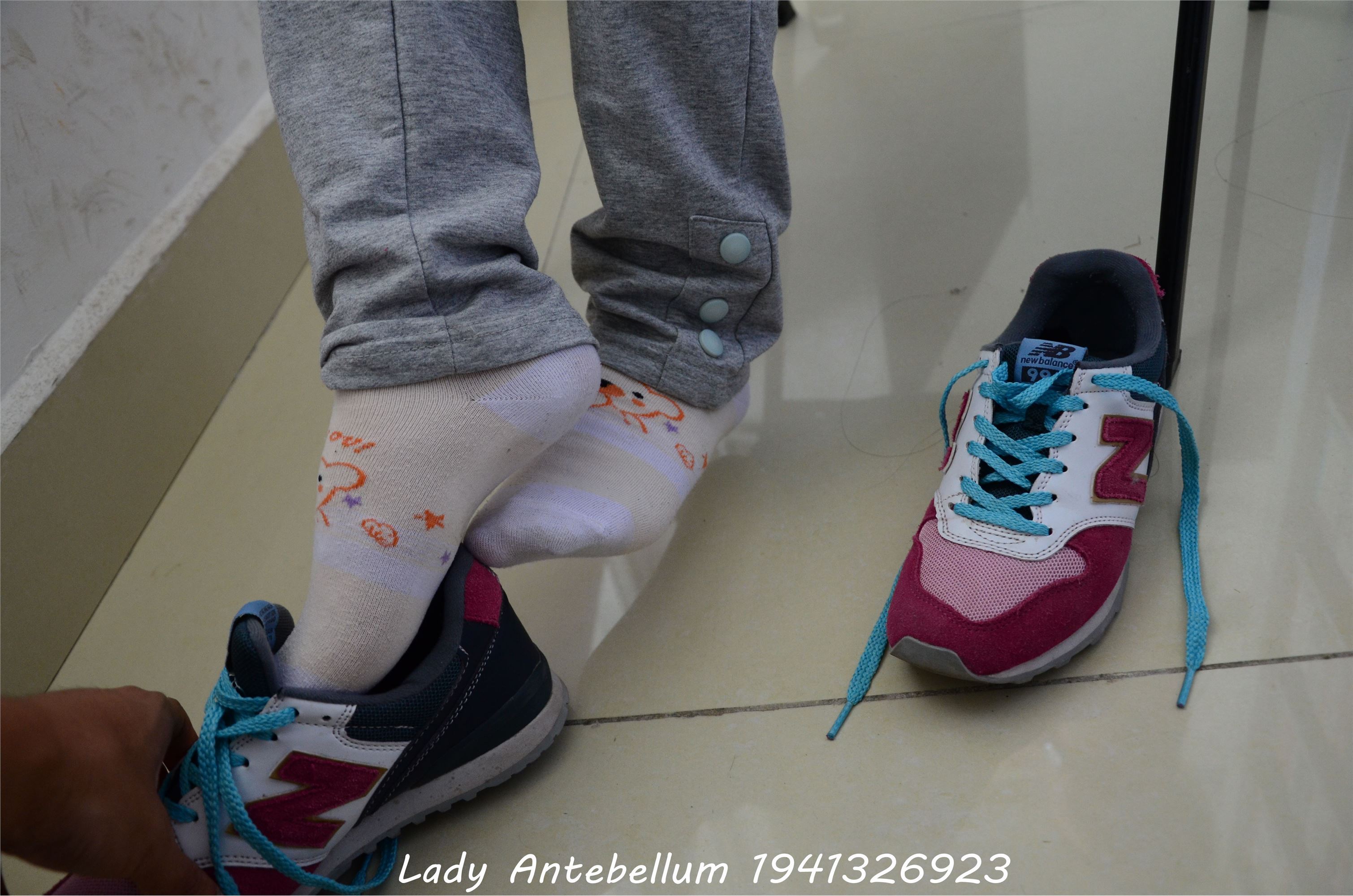 战前女神  恋足美腿棉袜女神级摄影套图 048