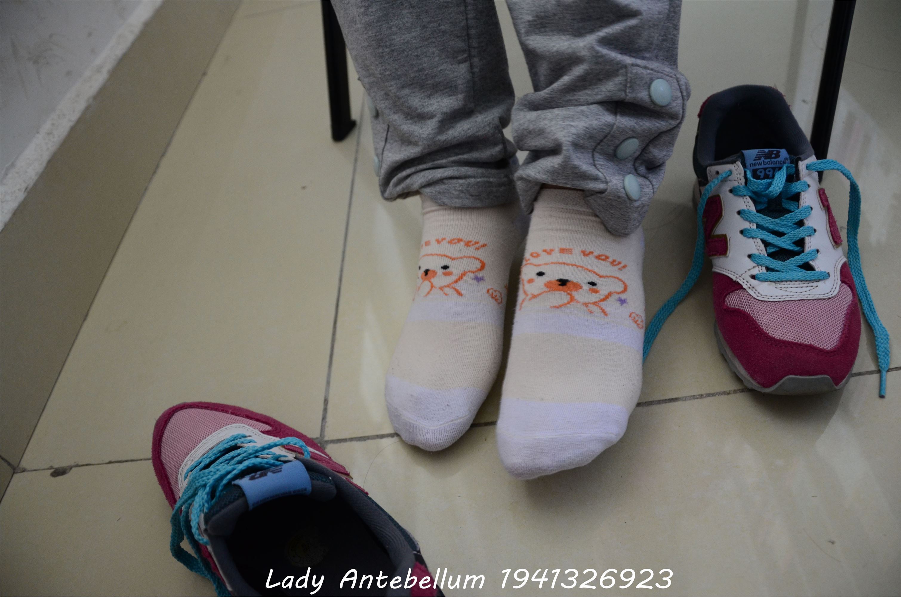 战前女神  恋足美腿棉袜女神级摄影套图 048