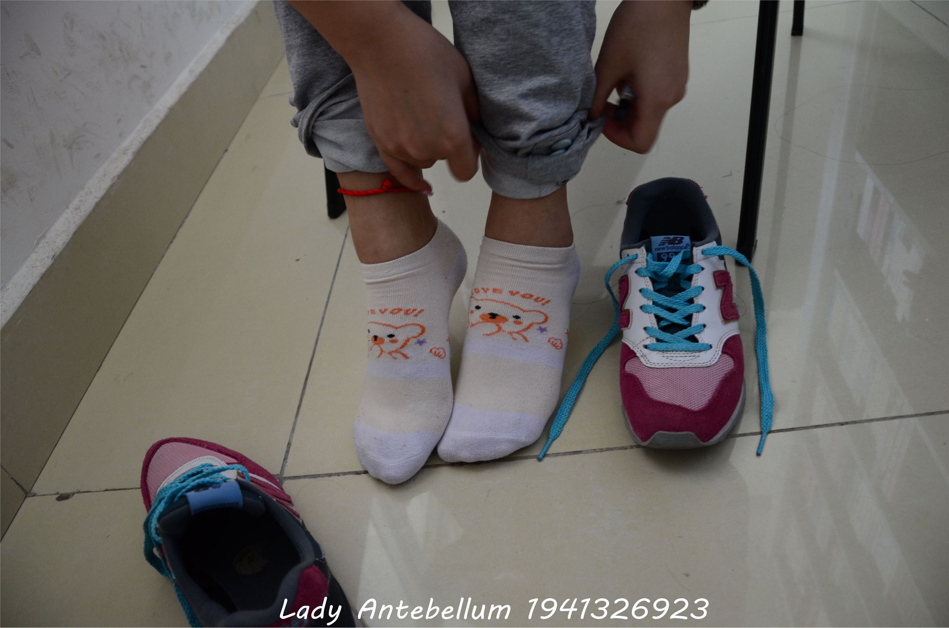 战前女神  恋足美腿棉袜女神级摄影套图 048