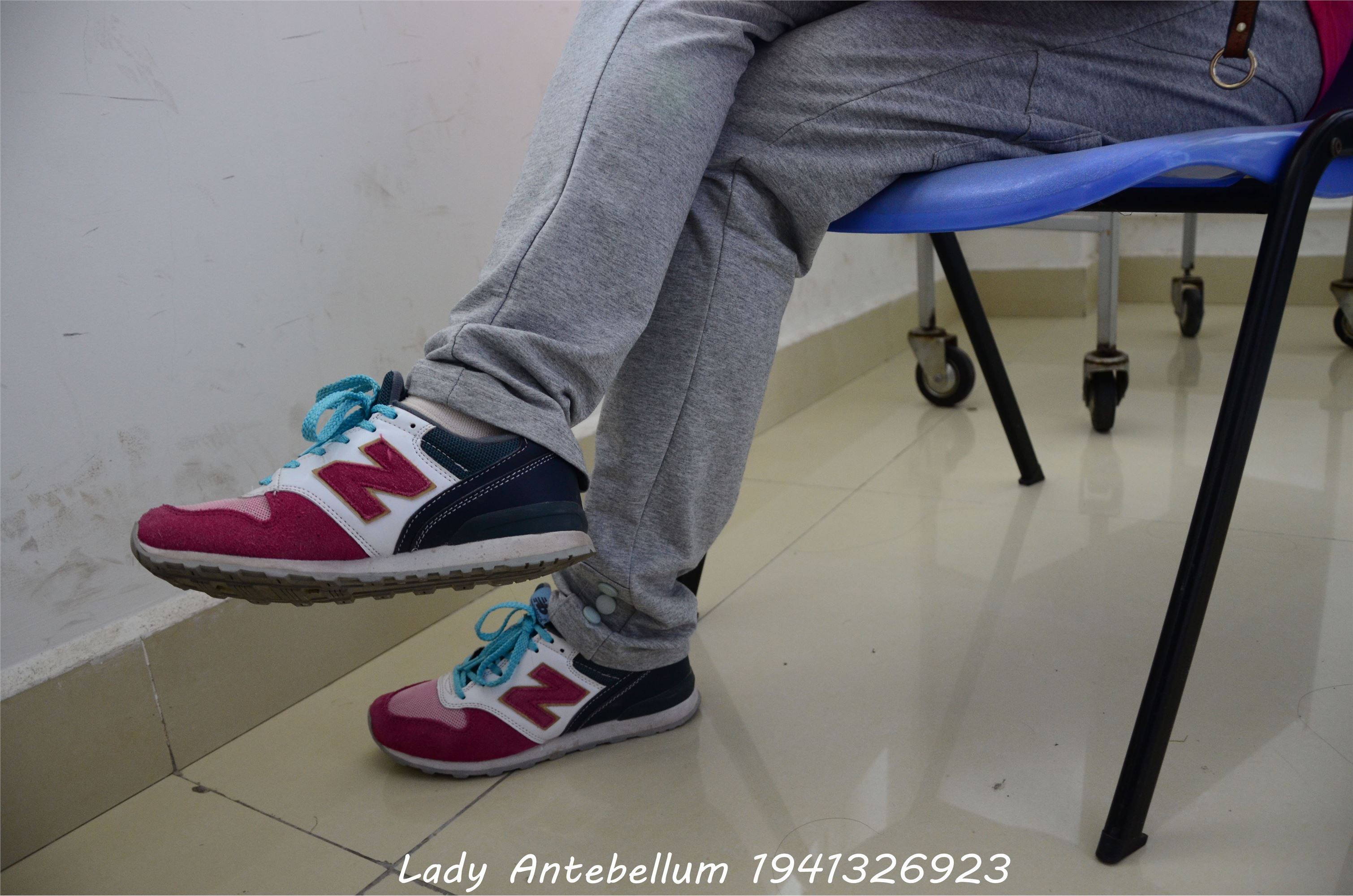 战前女神  恋足美腿棉袜女神级摄影套图 048