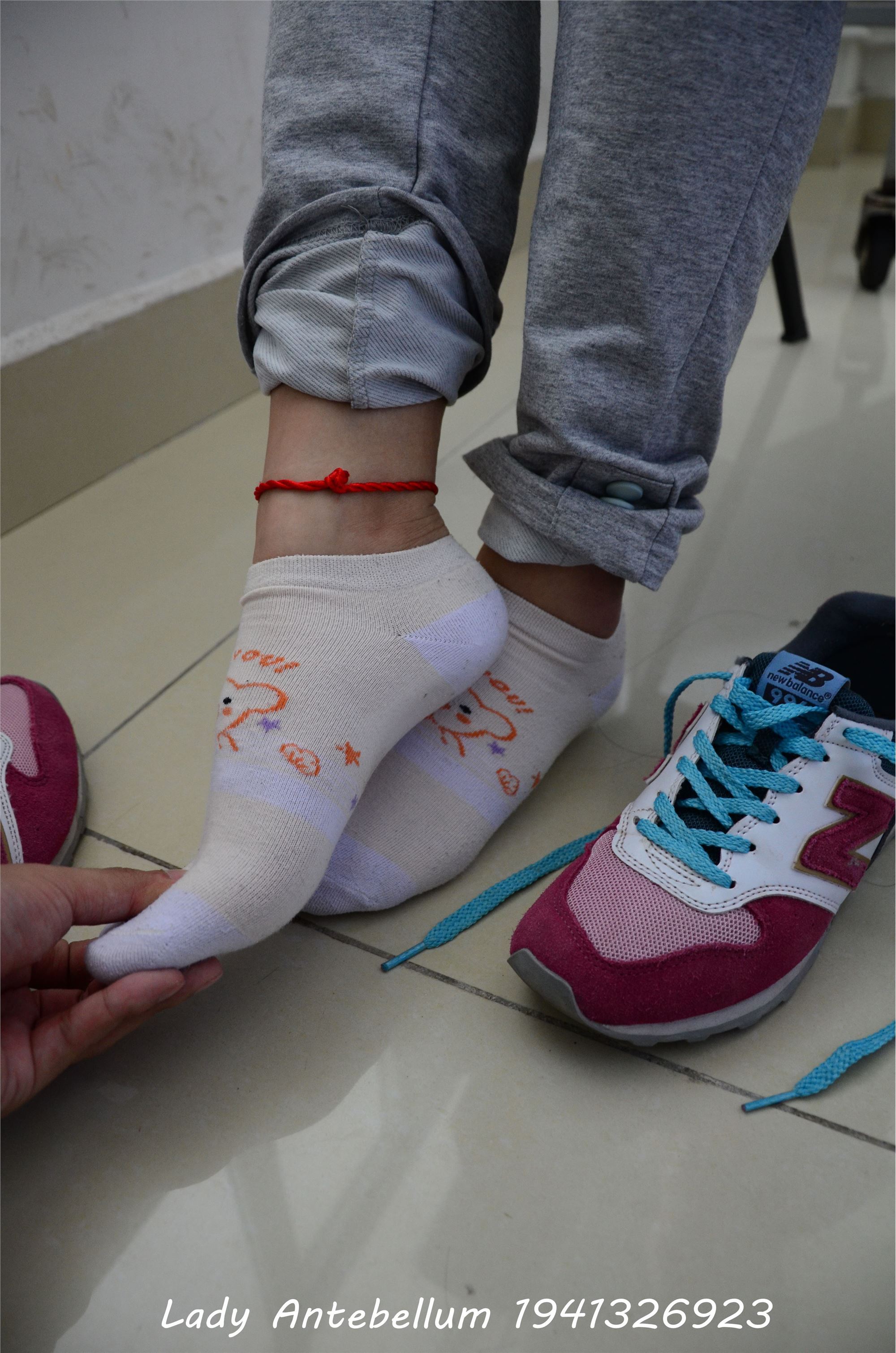 战前女神  恋足美腿棉袜女神级摄影套图 048