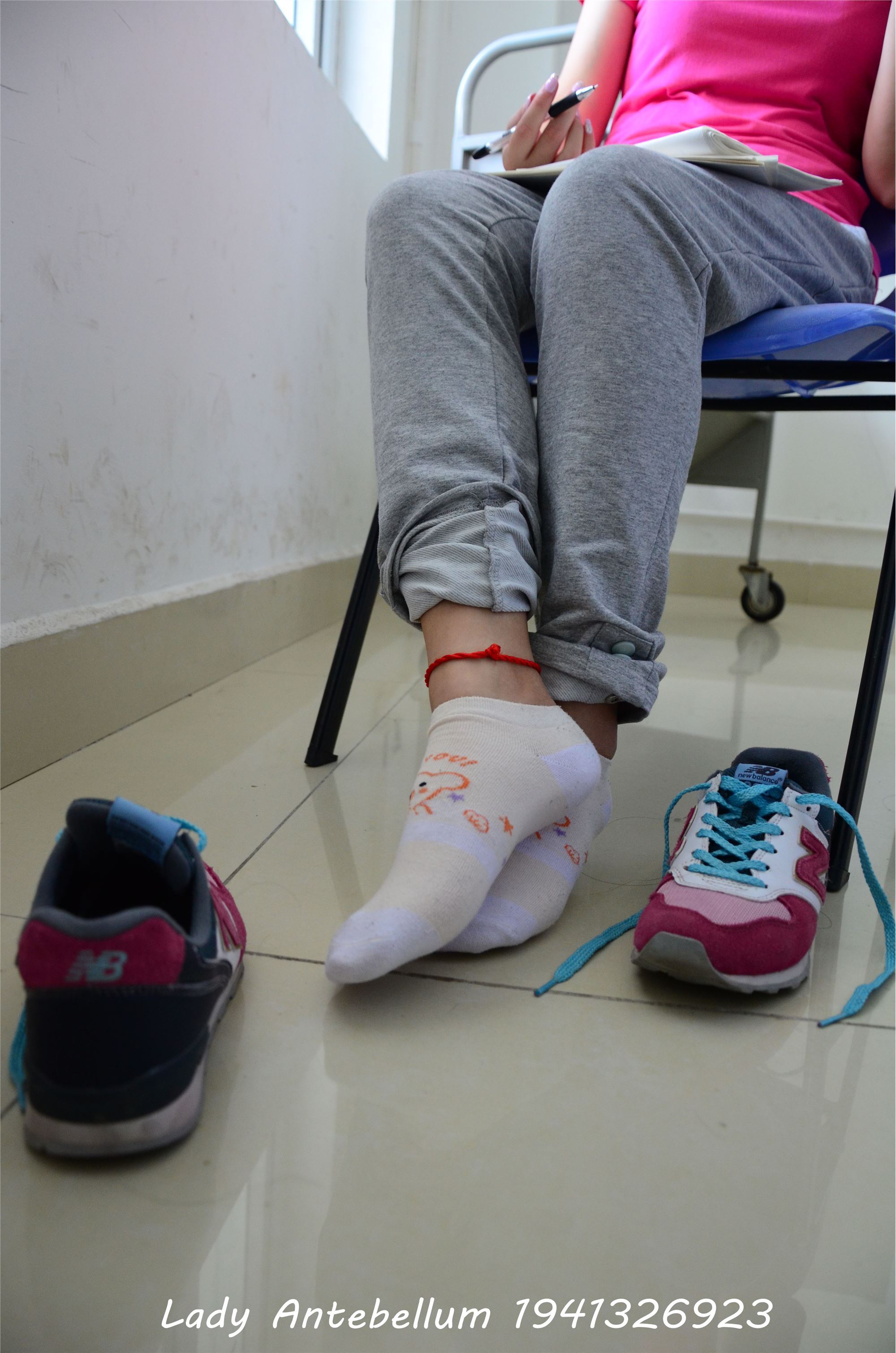 战前女神  恋足美腿棉袜女神级摄影套图 048