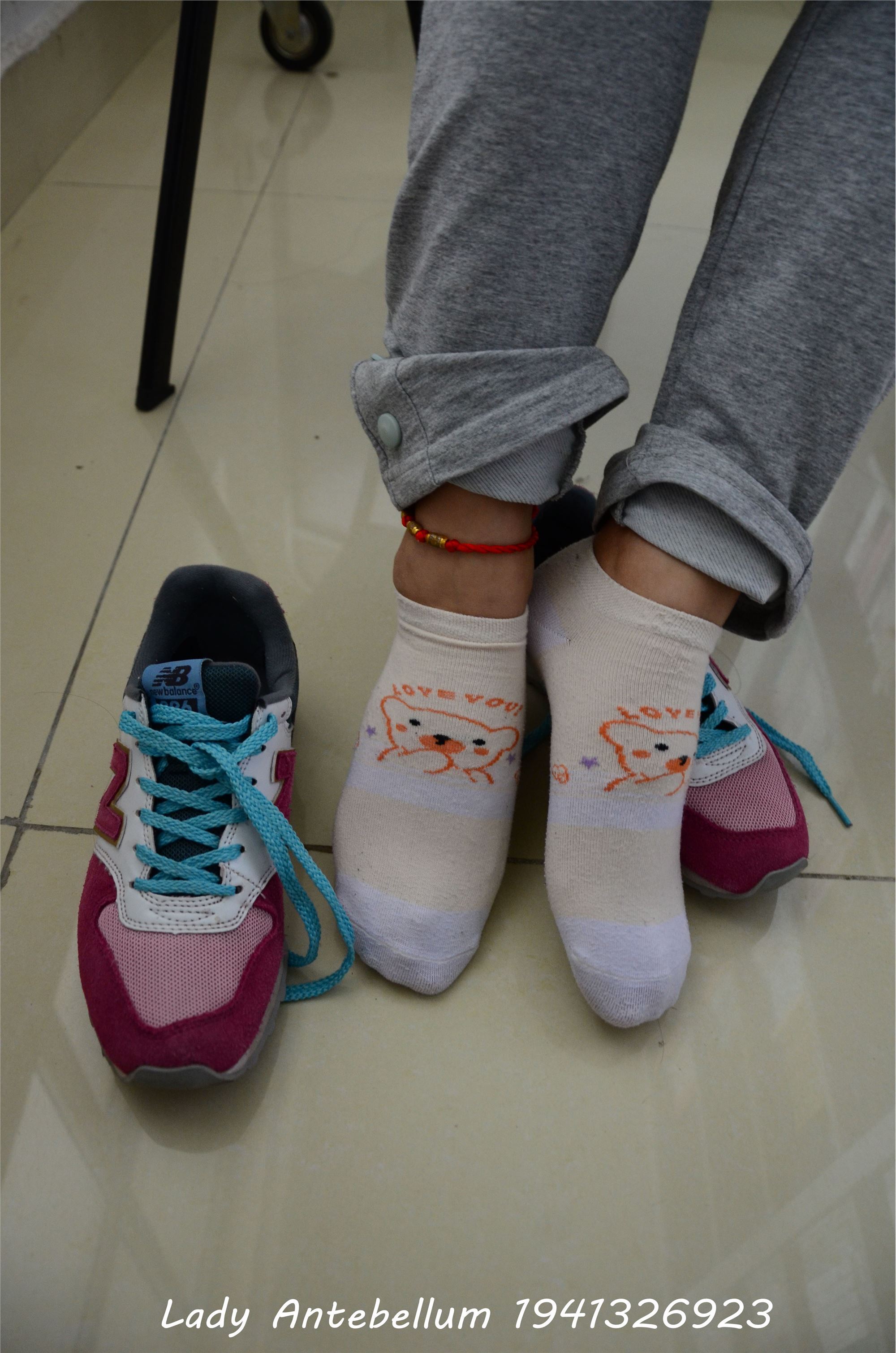 战前女神  恋足美腿棉袜女神级摄影套图 048