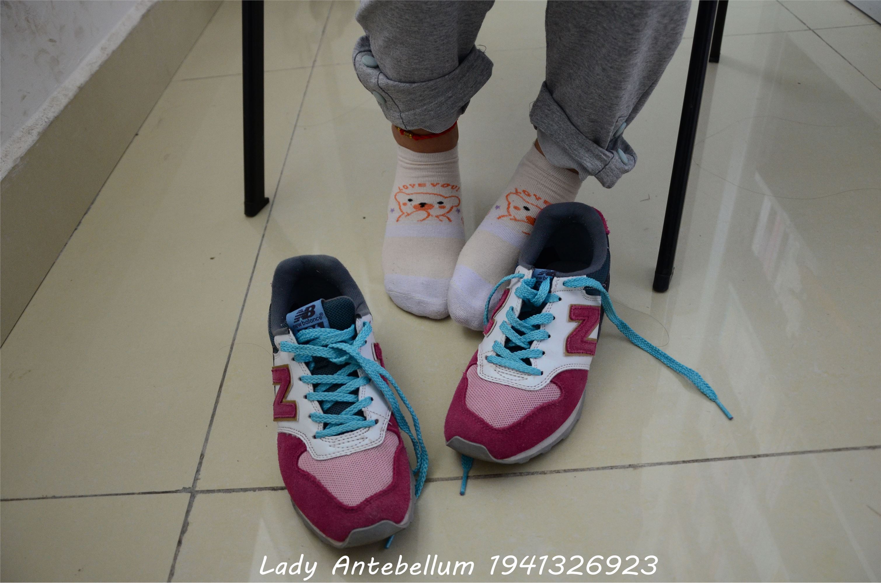 战前女神  恋足美腿棉袜女神级摄影套图 048