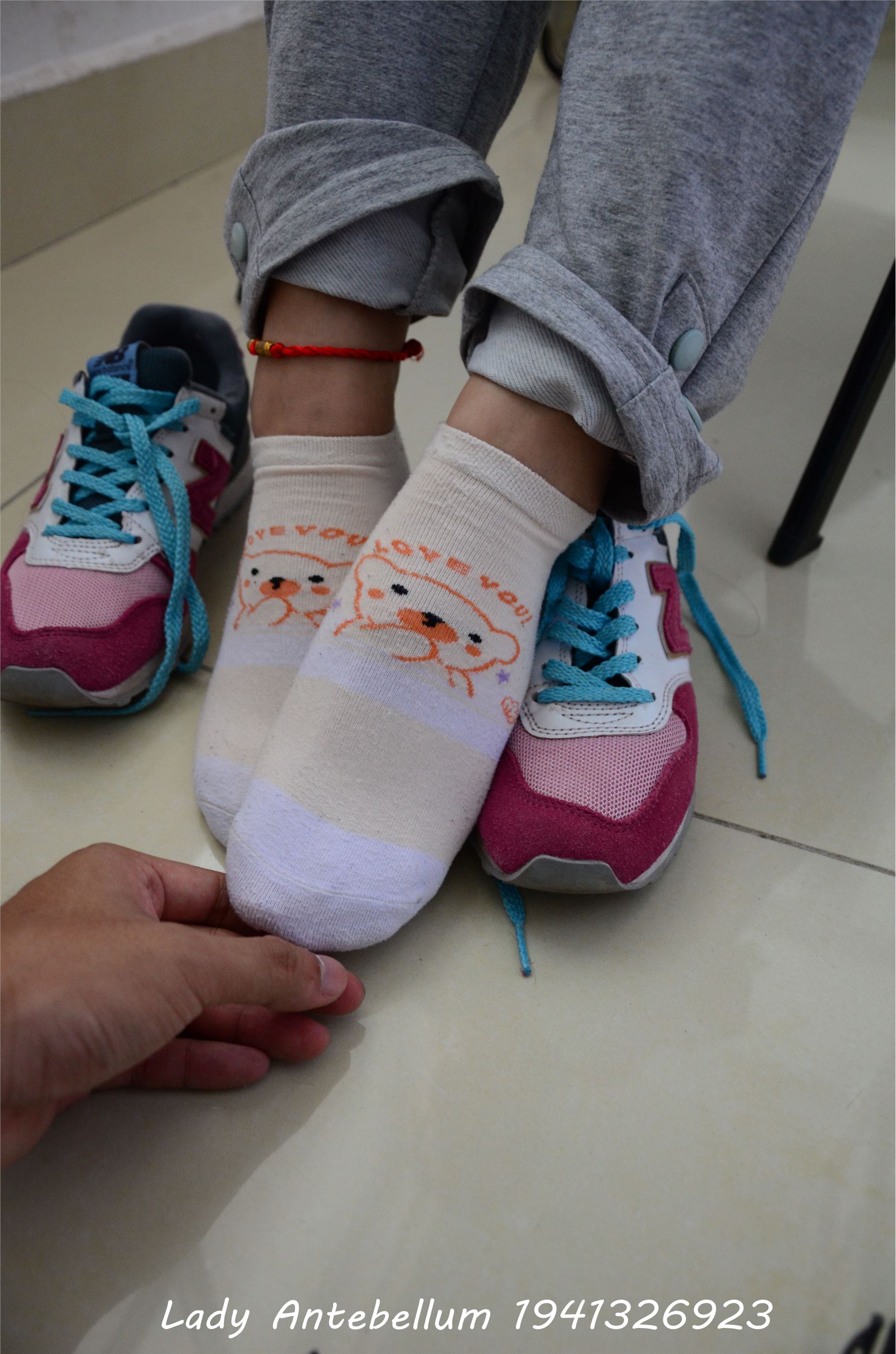 战前女神  恋足美腿棉袜女神级摄影套图 048