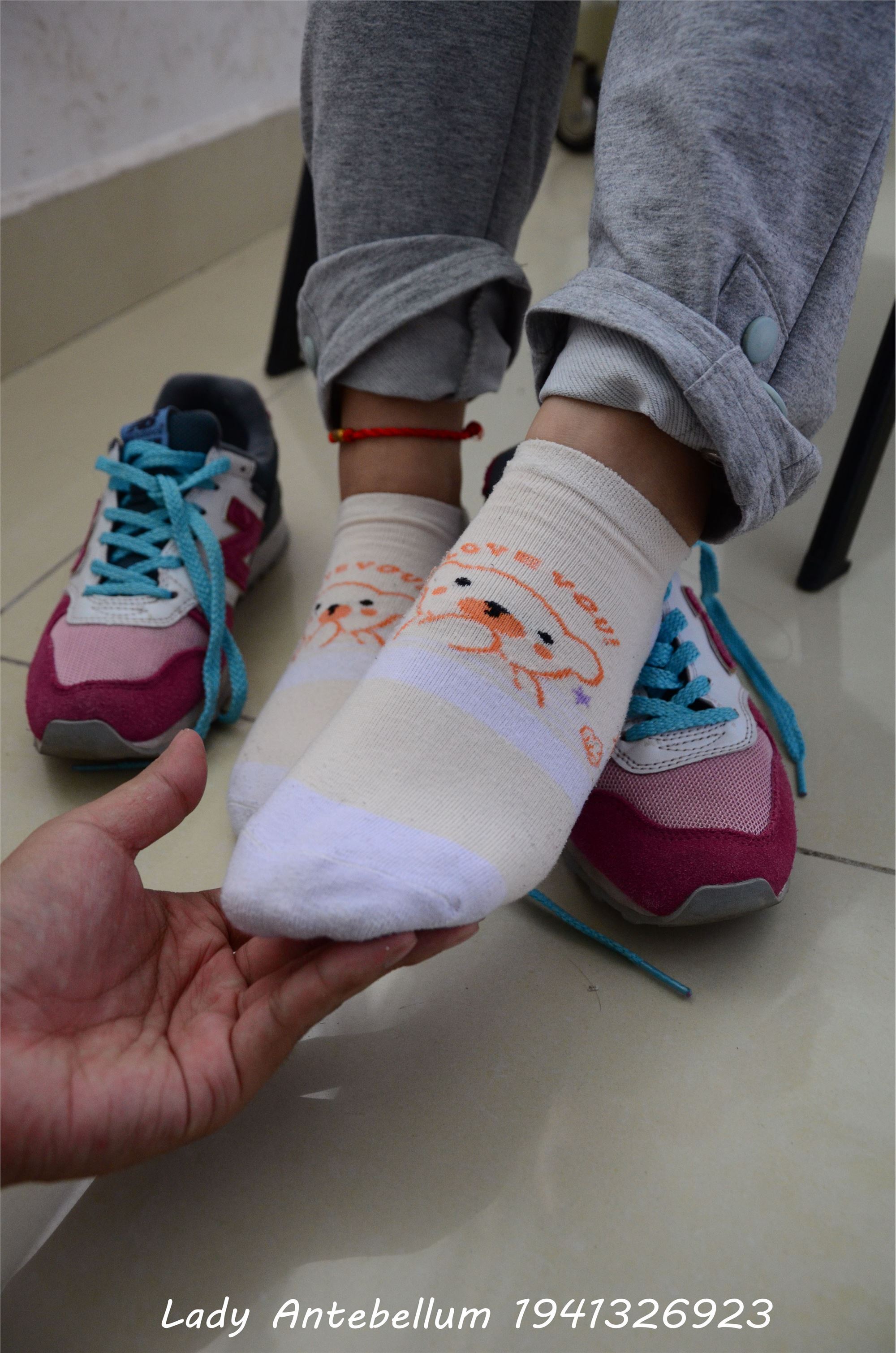 战前女神  恋足美腿棉袜女神级摄影套图 048