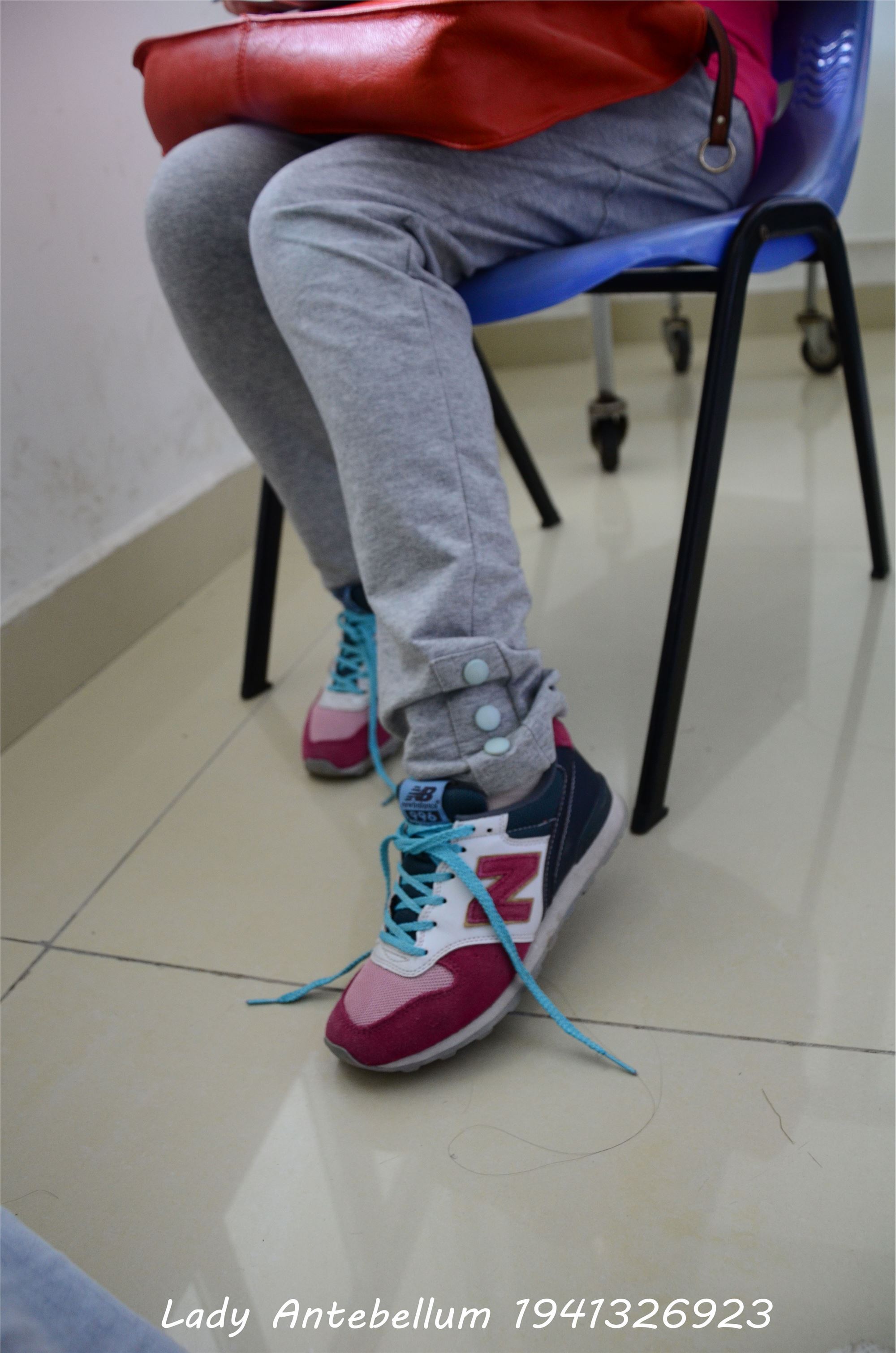 战前女神  恋足美腿棉袜女神级摄影套图 048