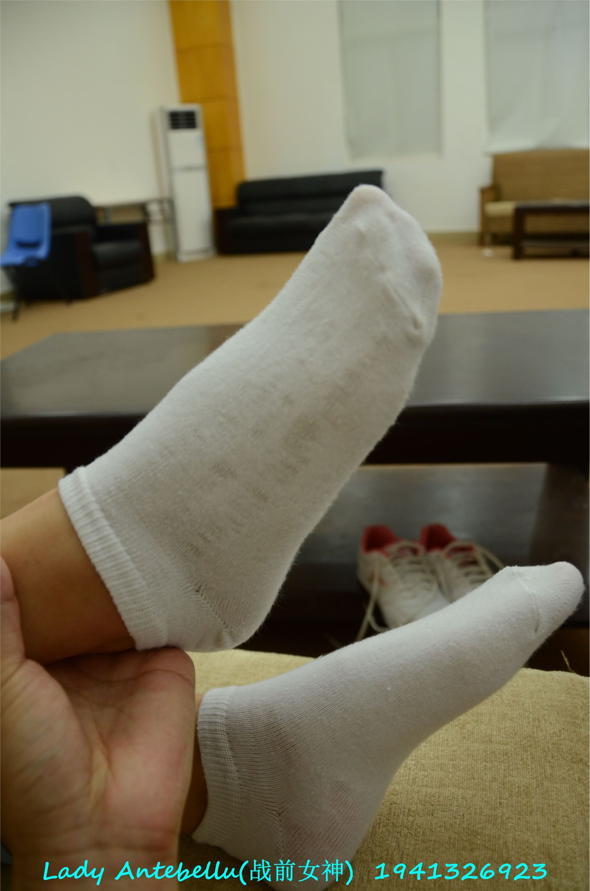 战前女神  恋足美腿棉袜女神级摄影套图 049