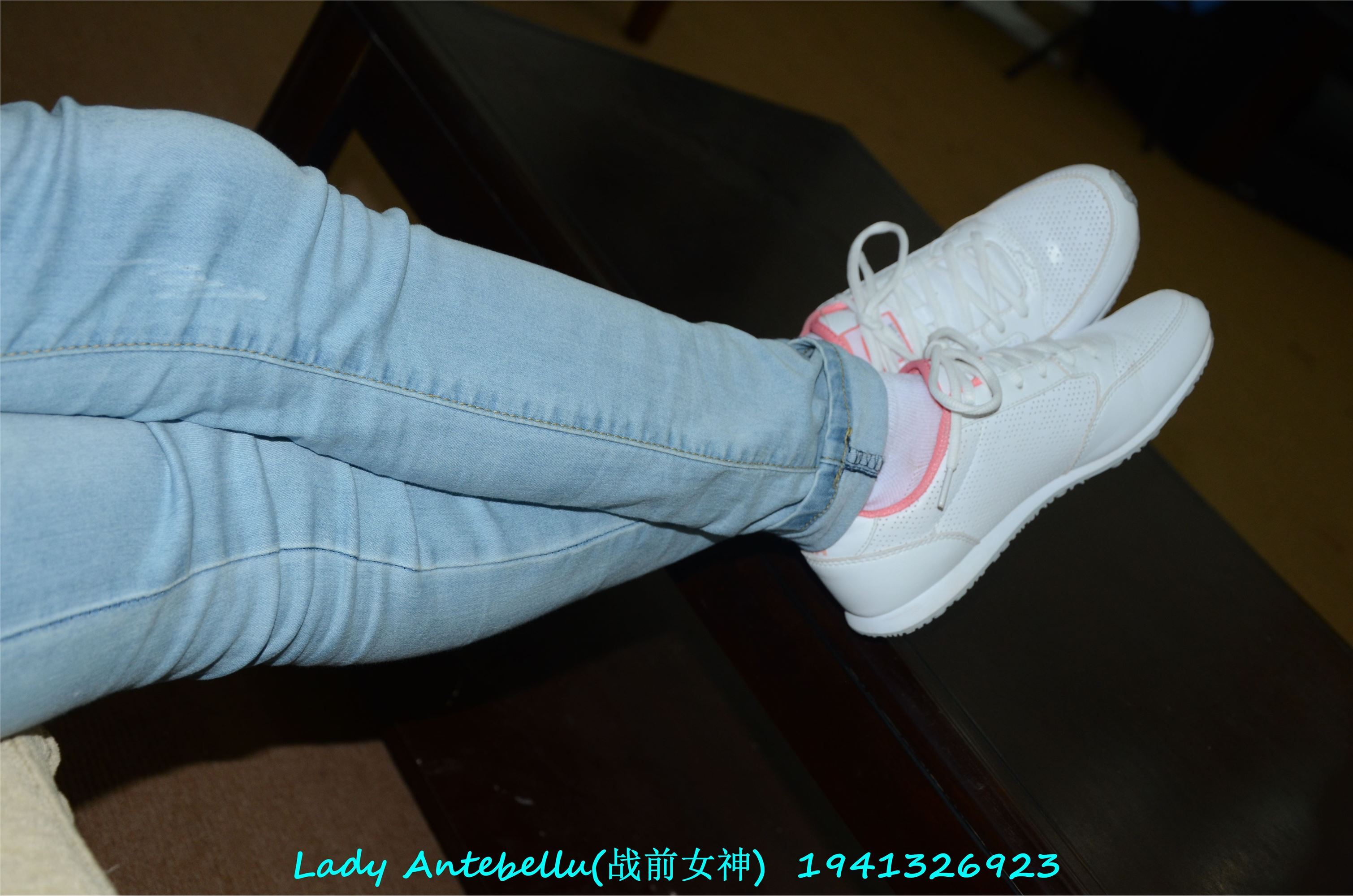 战前女神  恋足美腿棉袜女神级摄影套图 049