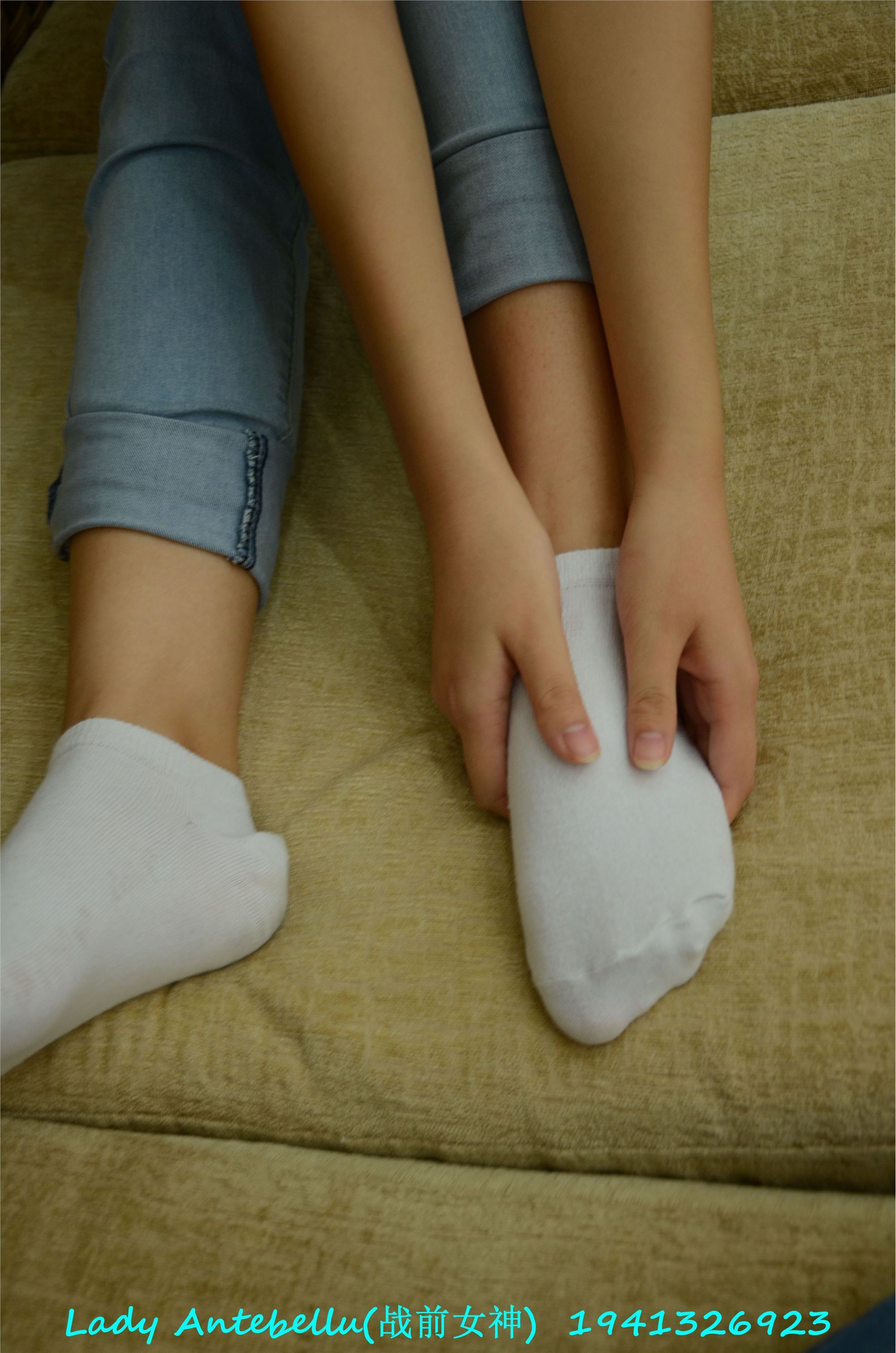 战前女神  恋足美腿棉袜女神级摄影套图 049