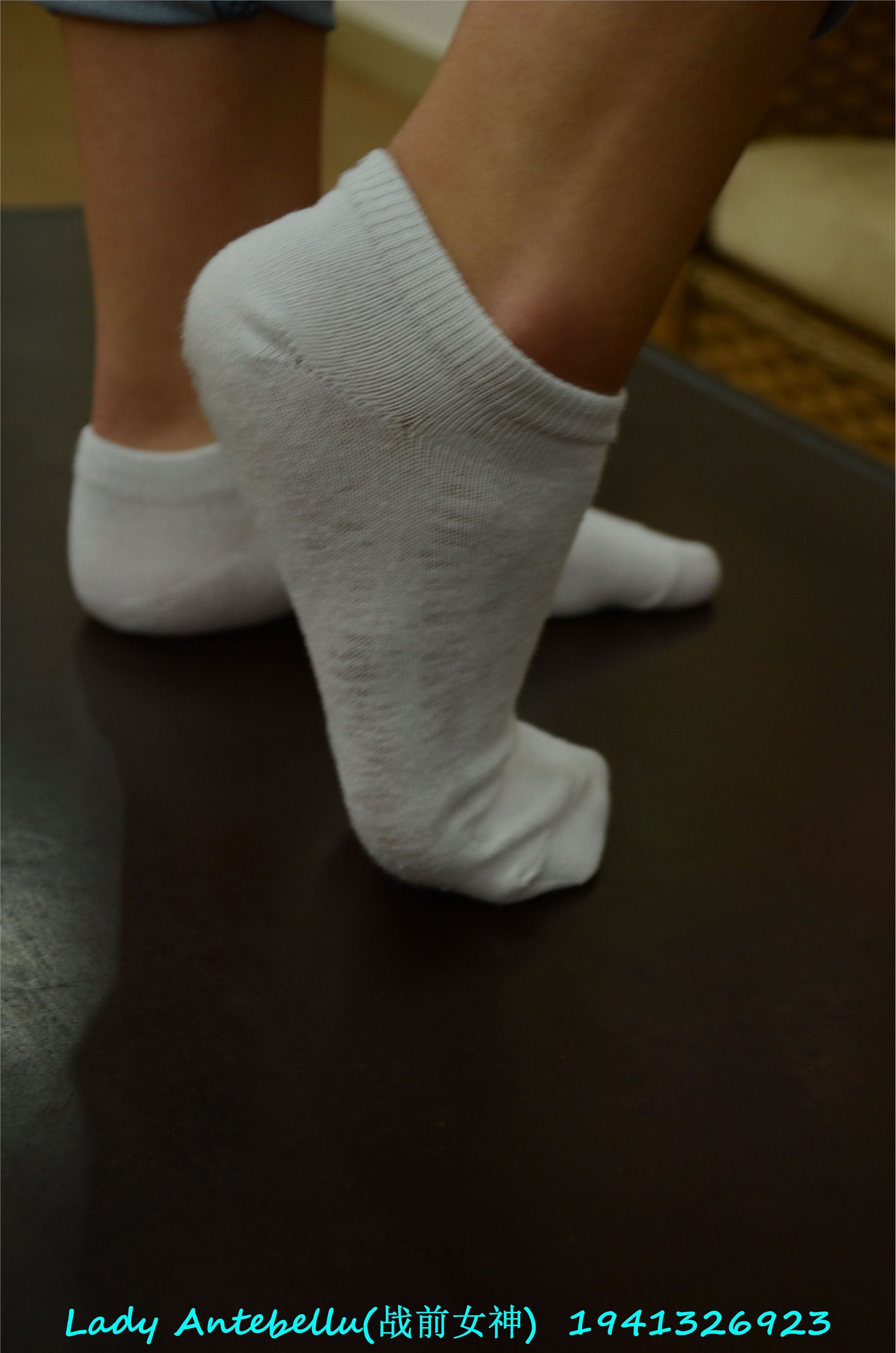 战前女神  恋足美腿棉袜女神级摄影套图 049