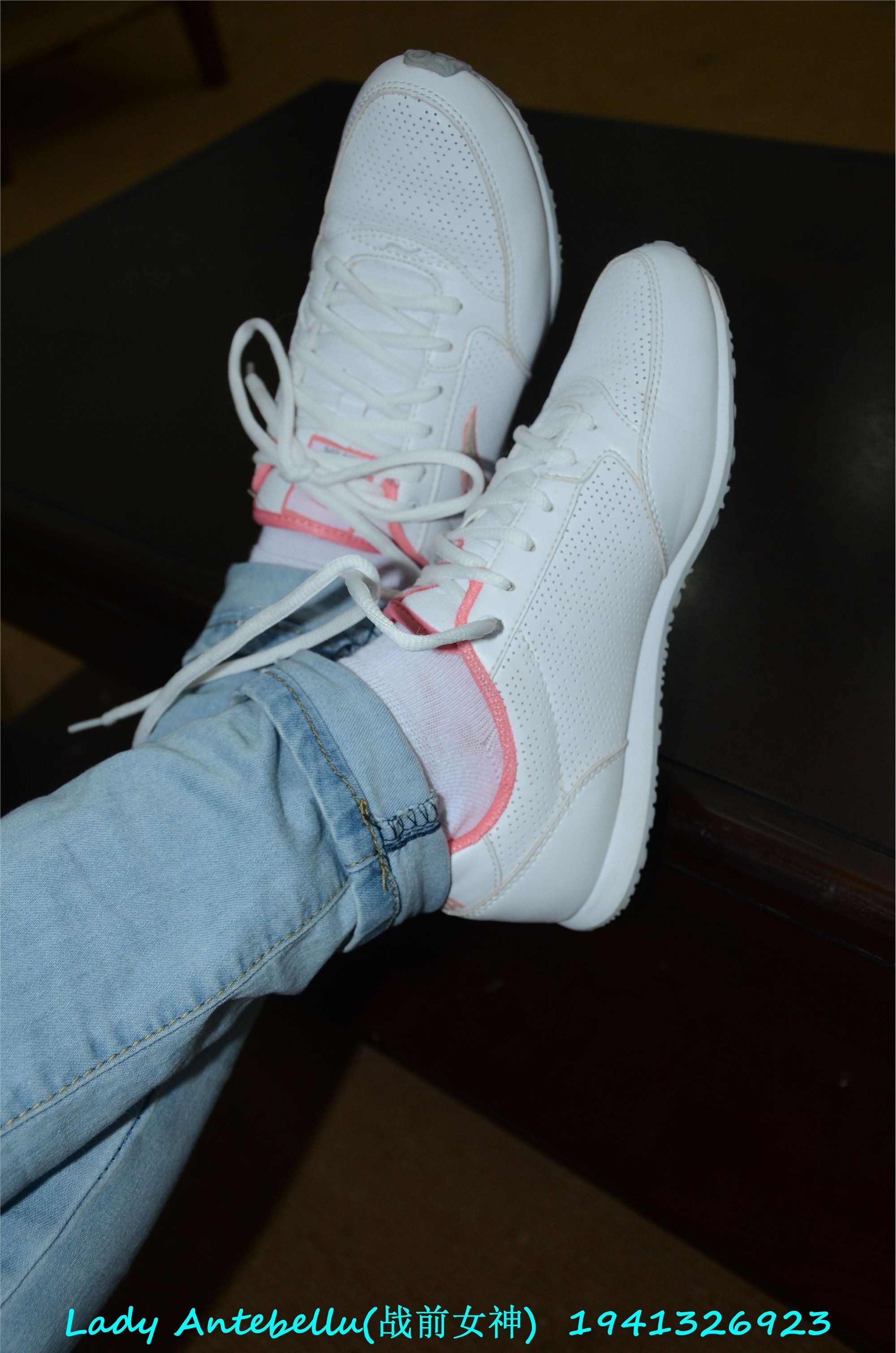 战前女神  恋足美腿棉袜女神级摄影套图 049