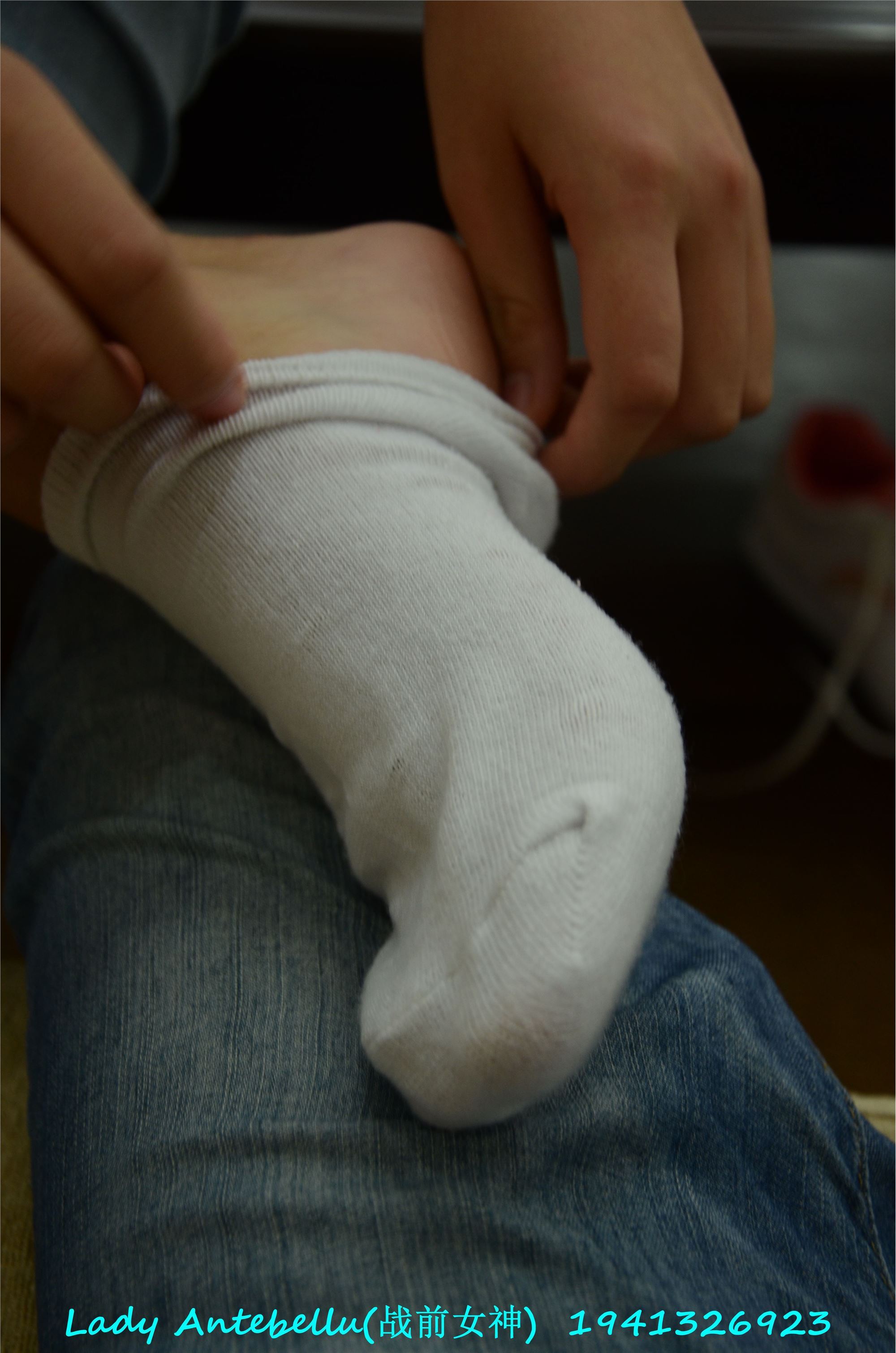战前女神  恋足美腿棉袜女神级摄影套图 049