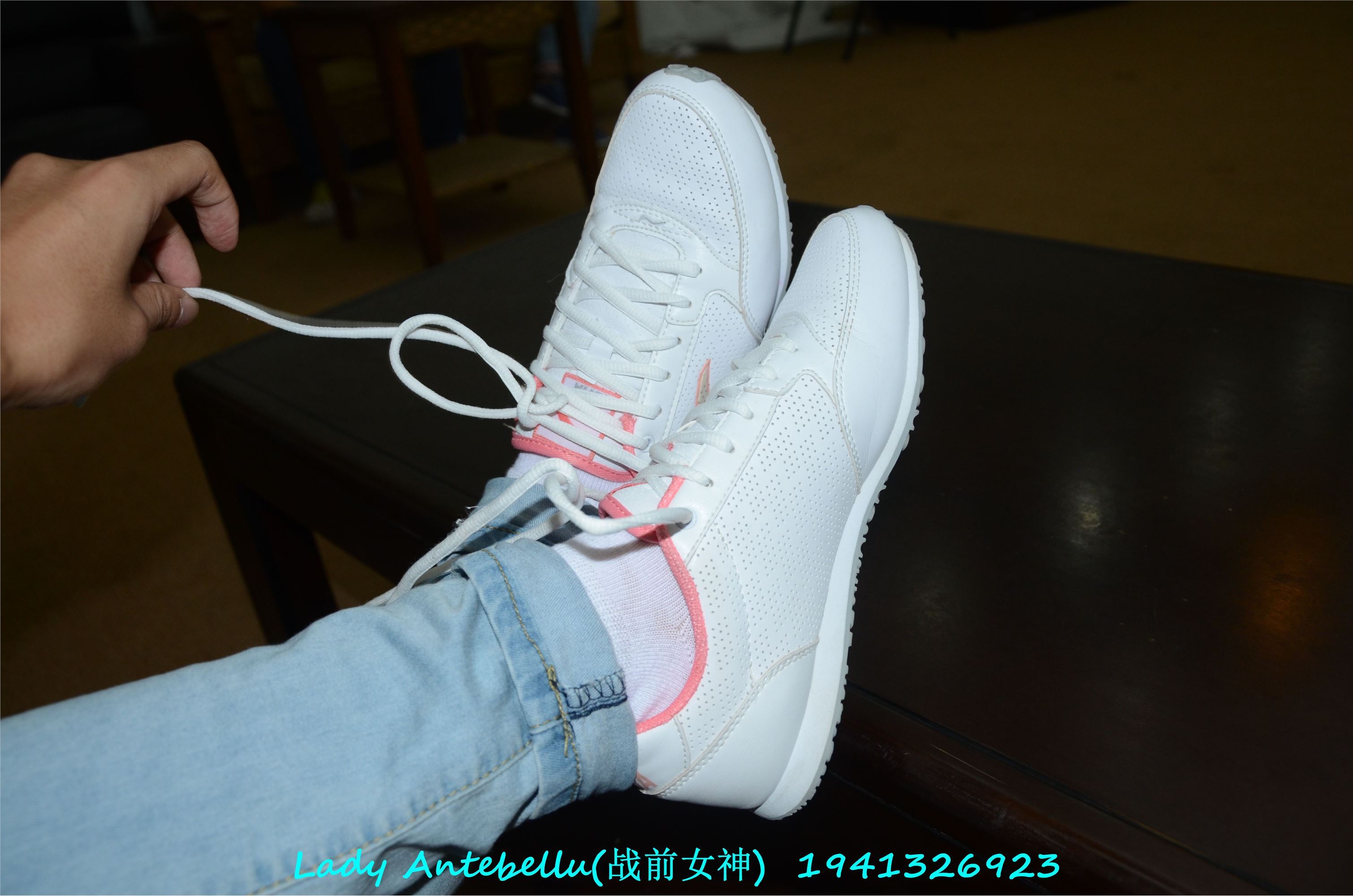 战前女神  恋足美腿棉袜女神级摄影套图 049